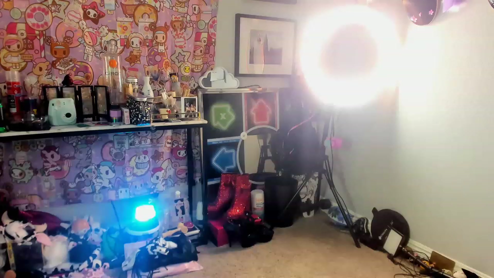 Gallery image thumbnail from Isabelle_Babe's myfreecams stream on, 11/23/2022, 02:25 image 11 of 20