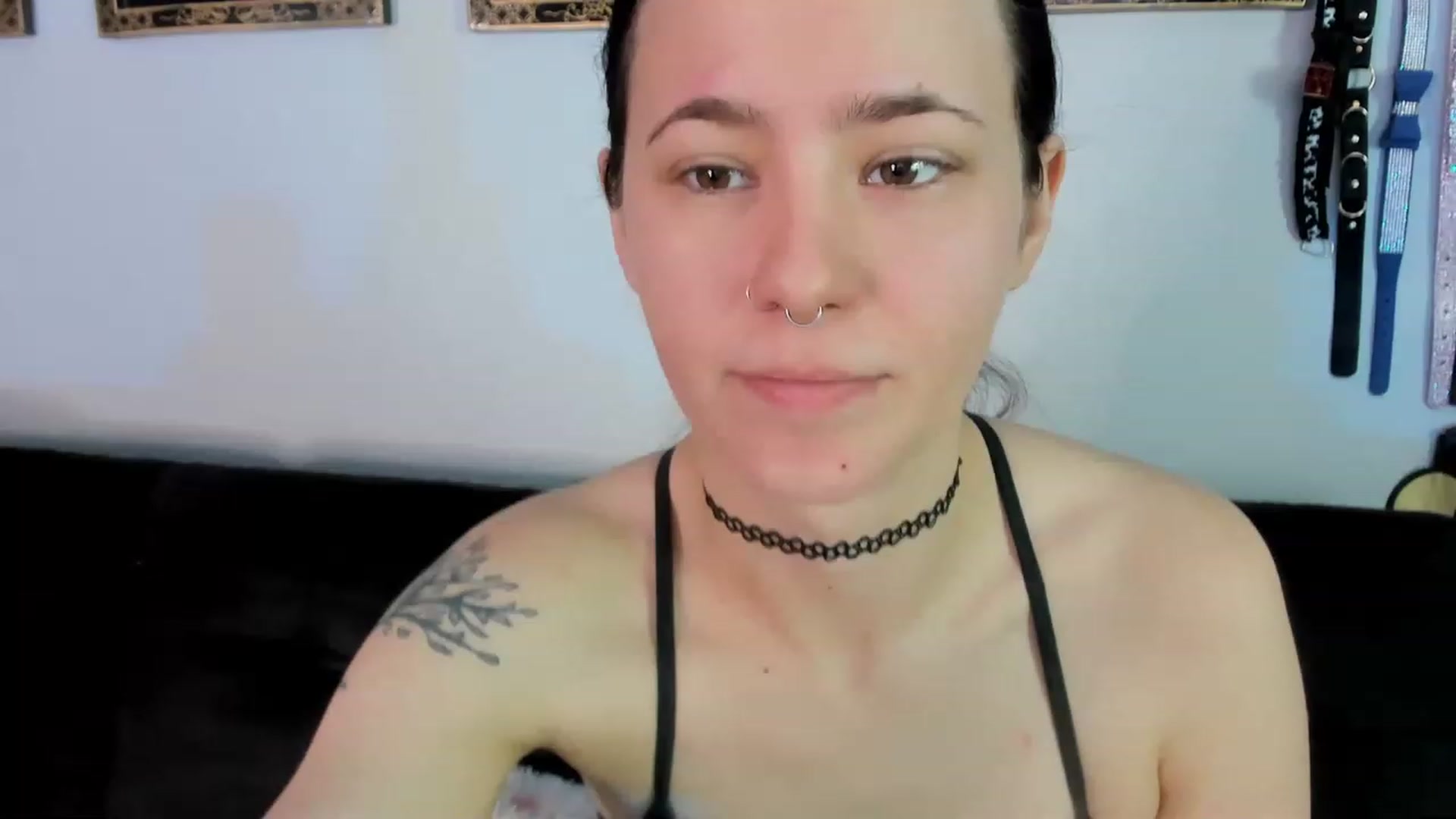 Gallery image thumbnail from Isabelle_Babe's myfreecams stream on, 11/23/2022, 20:16 image 10 of 20