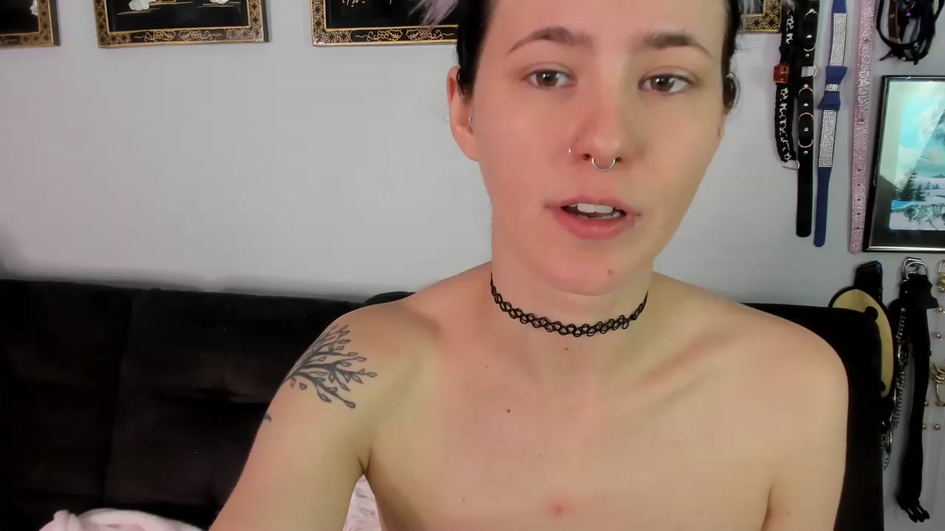 Gallery image thumbnail from Isabelle_Babe's myfreecams stream on, 11/25/2022, 20:42 image 10 of 20