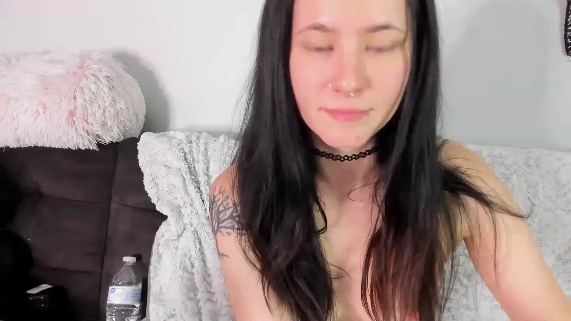 Gallery image thumbnail from Isabelle_Babe's myfreecams stream on, 11/27/2022, 05:00 image 5 of 20