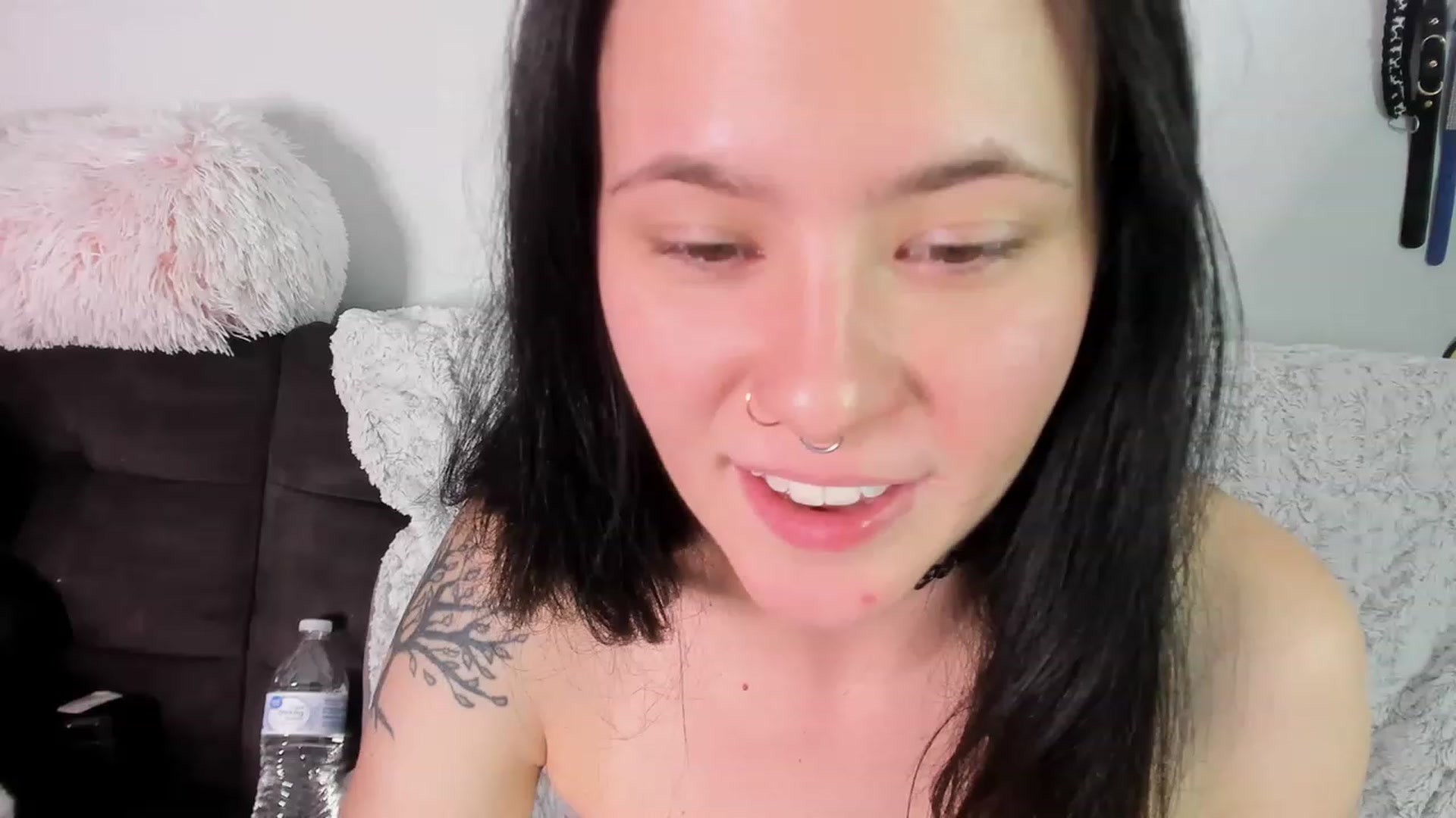 Gallery image thumbnail from Isabelle_Babe's myfreecams stream on, 11/27/2022, 05:00 image 18 of 20