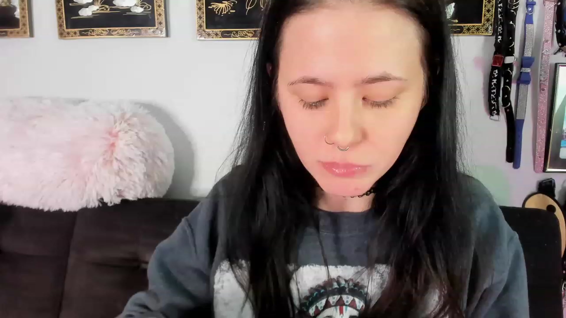 Gallery image thumbnail from Isabelle_Babe's myfreecams stream on, 11/29/2022, 08:10 image 18 of 20