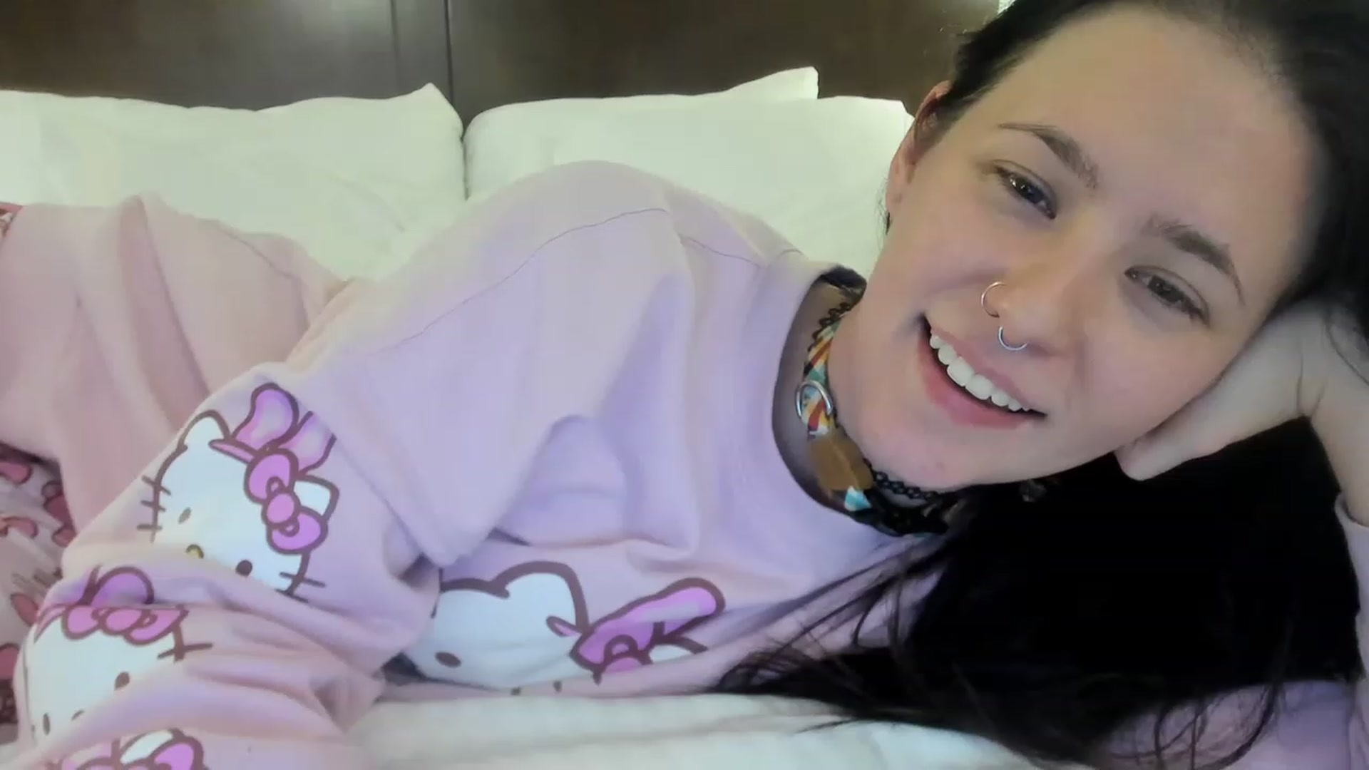 Gallery image thumbnail from Isabelle_Babe's myfreecams stream on, 12/02/2022, 07:34 image 12 of 20