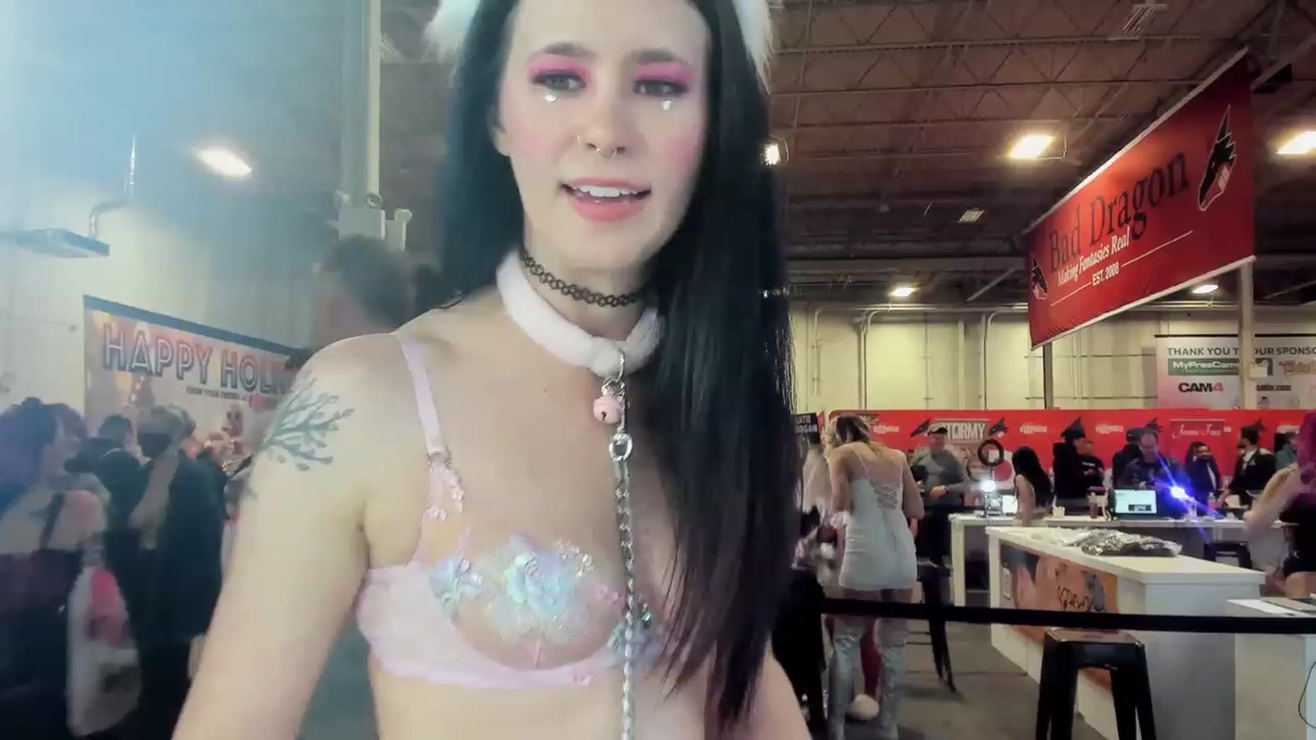 Gallery image thumbnail from Isabelle_Babe's myfreecams stream on, 12/03/2022, 03:32 image 5 of 20