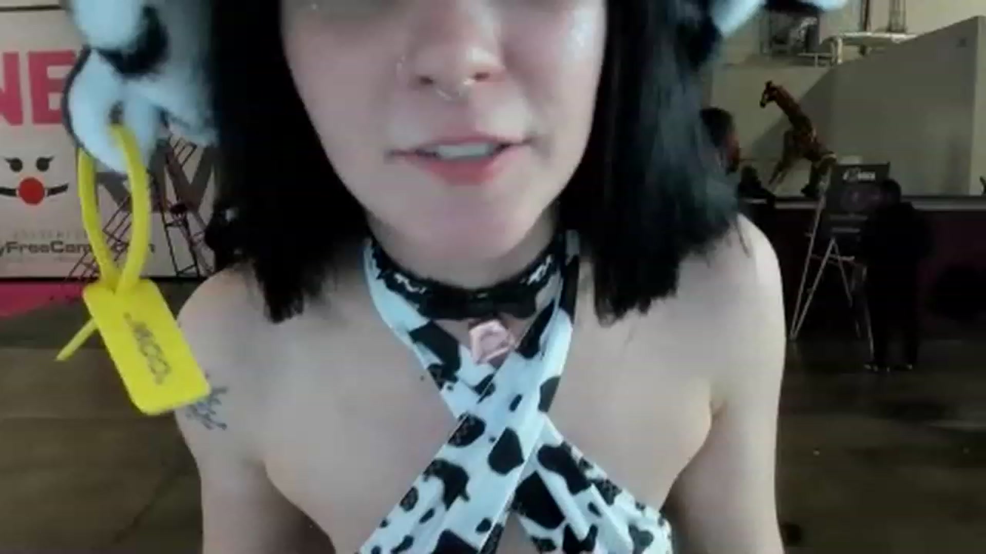 Gallery image thumbnail from Isabelle_Babe's myfreecams stream on, 12/04/2022, 24:08 image 1 of 20