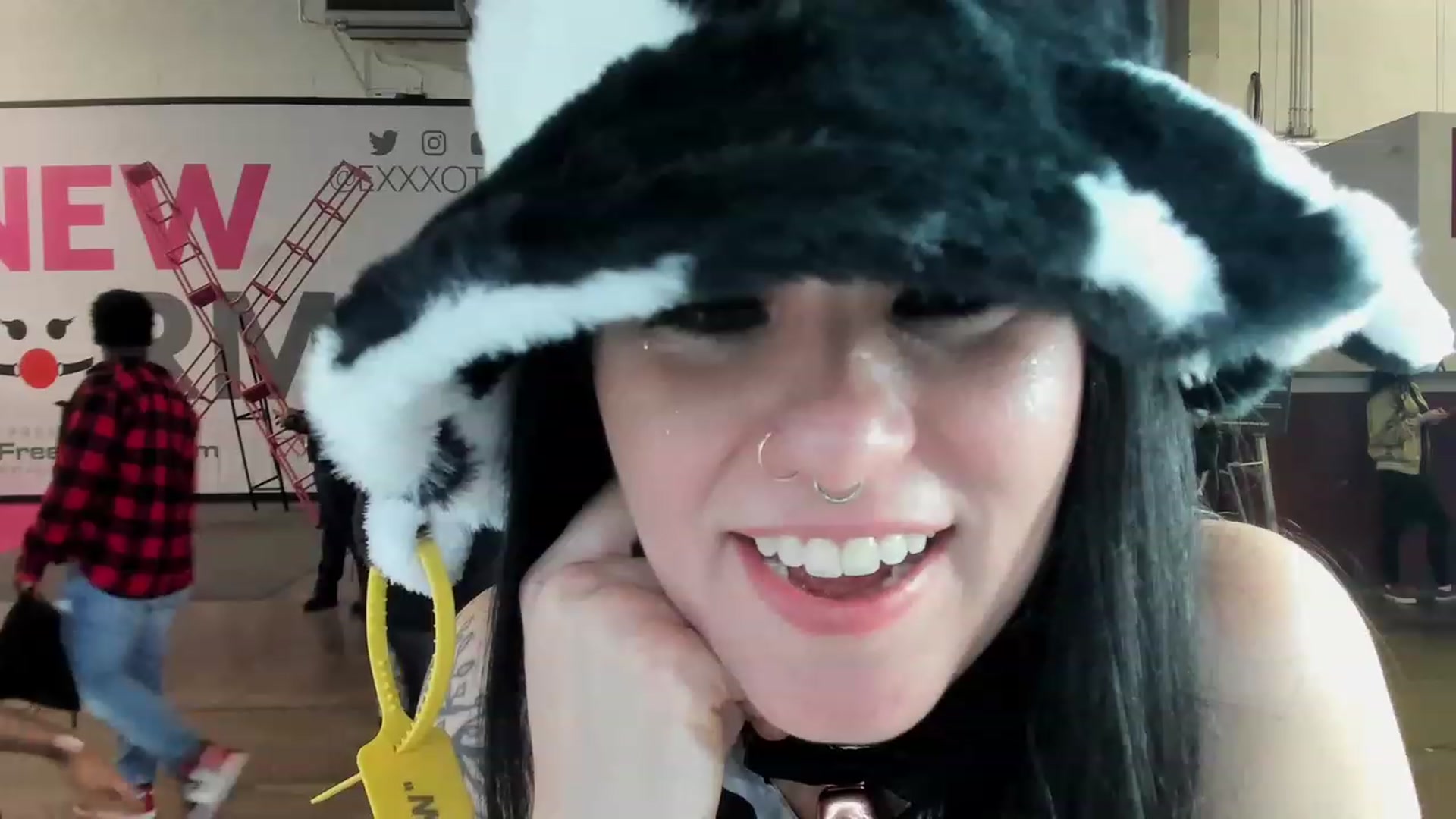 Gallery image thumbnail from Isabelle_Babe's myfreecams stream on, 12/04/2022, 24:08 image 7 of 20