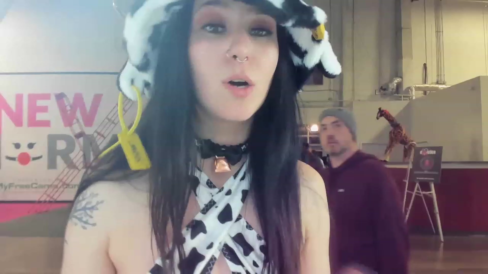 Gallery image thumbnail from Isabelle_Babe's myfreecams stream on, 12/04/2022, 01:19 image 3 of 20