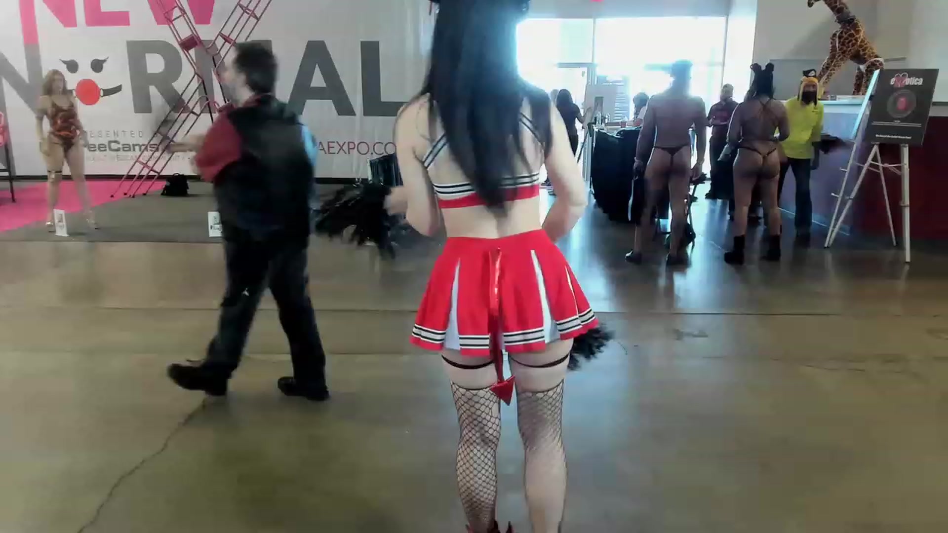 Gallery image thumbnail from Isabelle_Babe's myfreecams stream on, 12/04/2022, 19:32 image 9 of 20