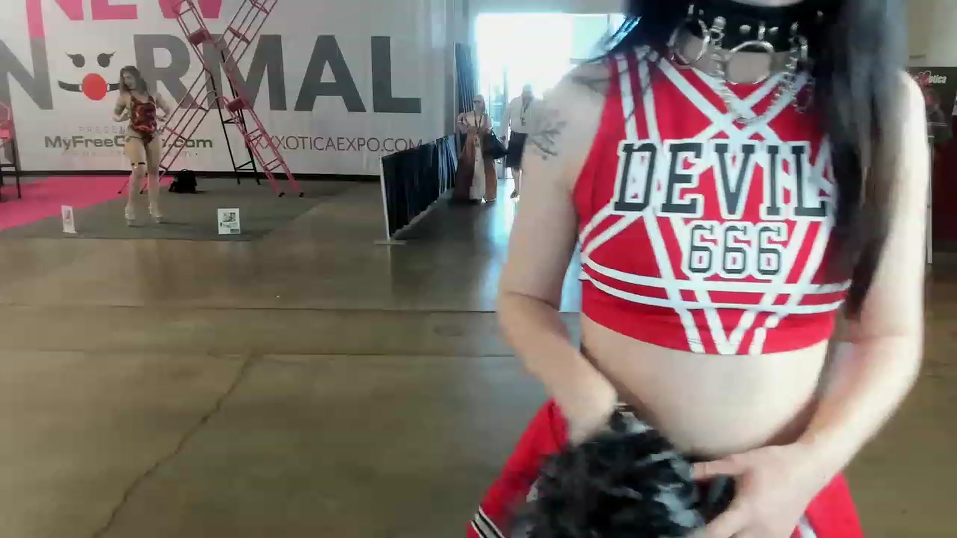 Gallery image thumbnail from Isabelle_Babe's myfreecams stream on, 12/04/2022, 19:32 image 11 of 20