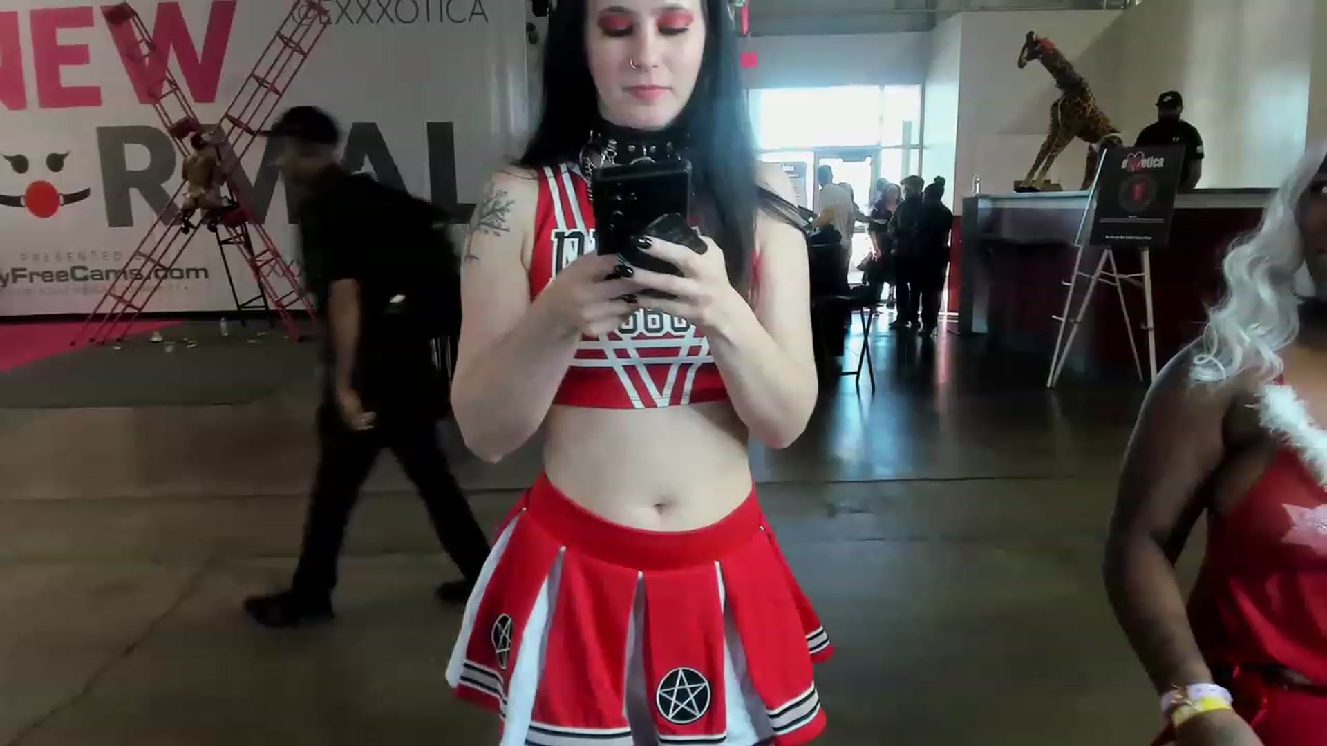 Gallery image thumbnail from Isabelle_Babe's myfreecams stream on, 12/04/2022, 21:15 image 14 of 20