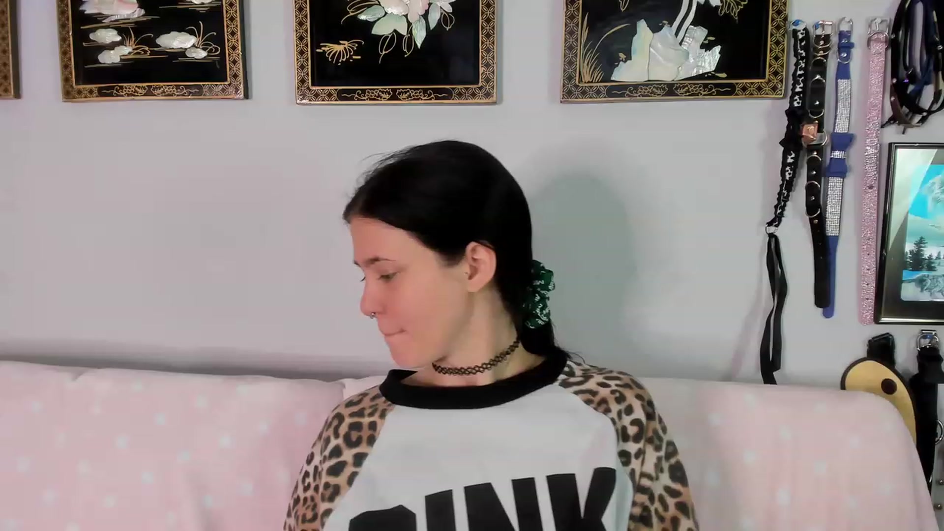 Gallery image thumbnail from Isabelle_Babe's myfreecams stream on, 12/08/2022, 23:29 image 7 of 20