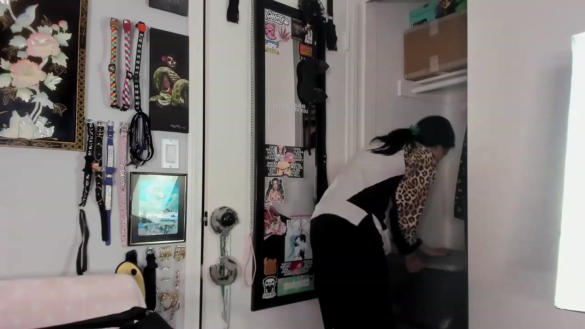 Gallery image thumbnail from Isabelle_Babe's myfreecams stream on, 12/08/2022, 23:29 image 1 of 20