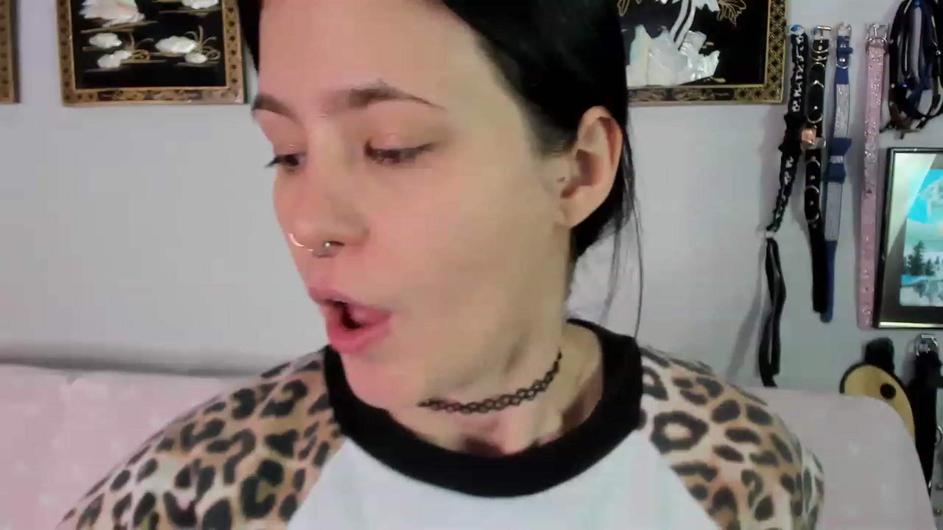 Gallery image thumbnail from Isabelle_Babe's myfreecams stream on, 12/08/2022, 23:29 image 9 of 20