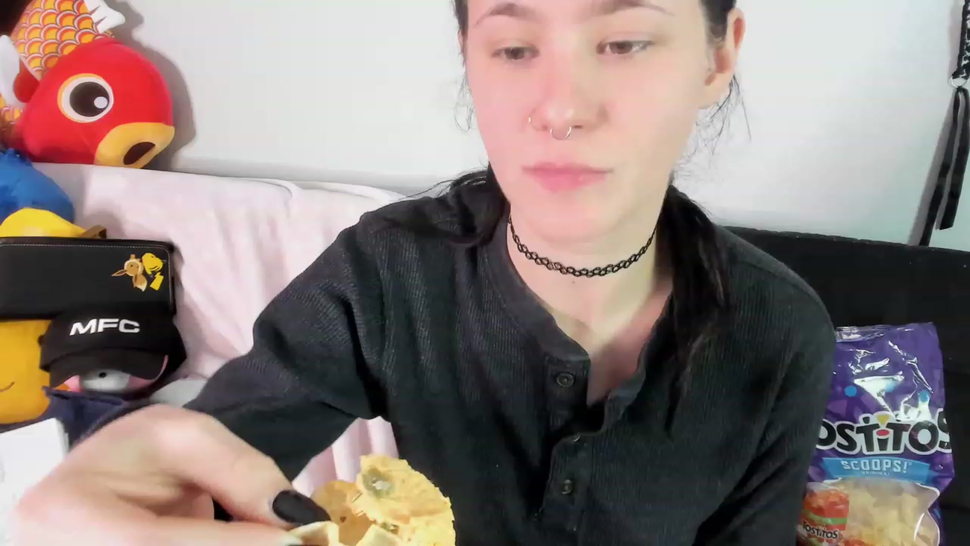 Gallery image thumbnail from Isabelle_Babe's myfreecams stream on, 12/12/2022, 05:13 image 19 of 20