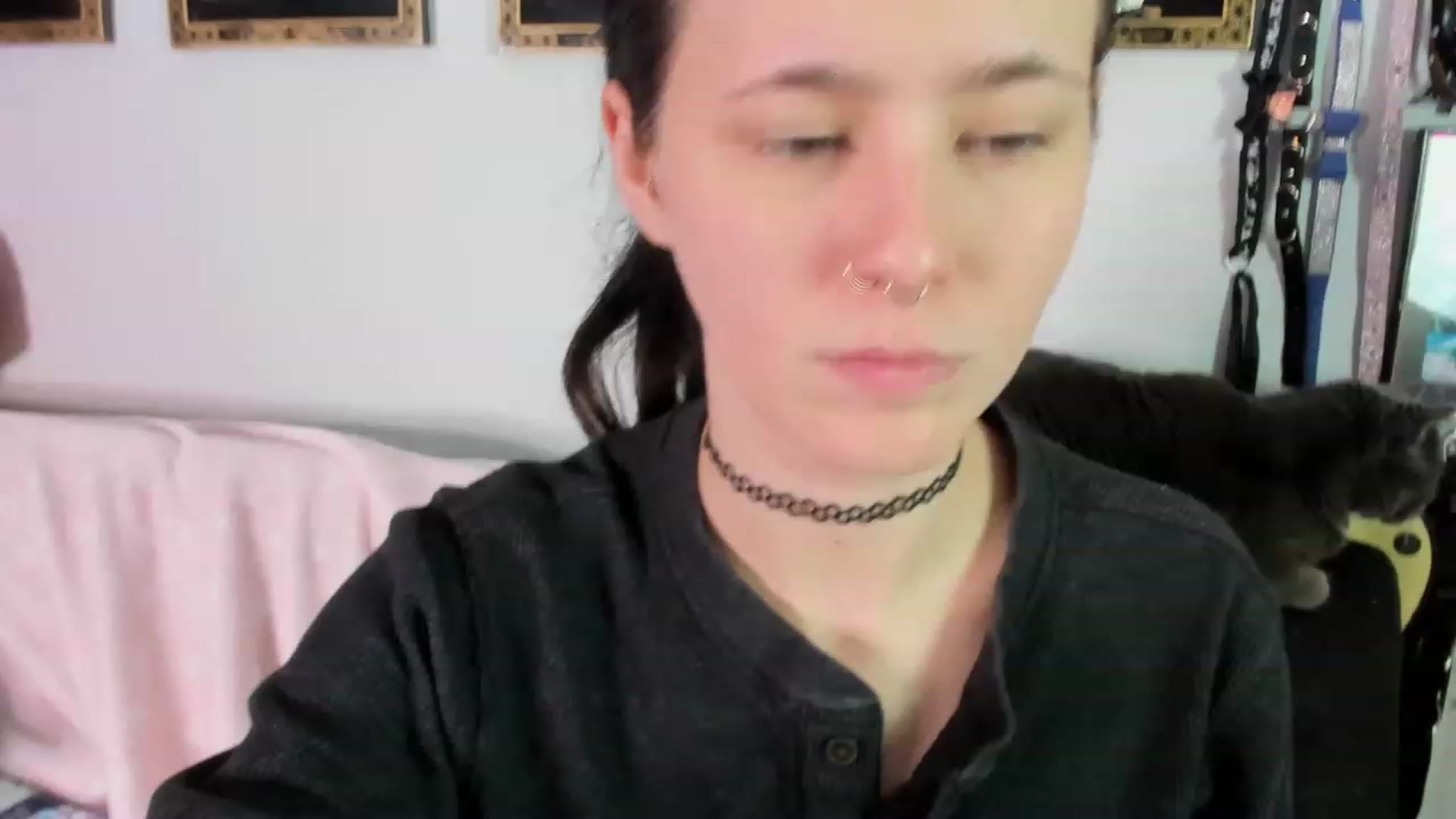 Gallery image thumbnail from Isabelle_Babe's myfreecams stream on, 12/12/2022, 05:13 image 5 of 20