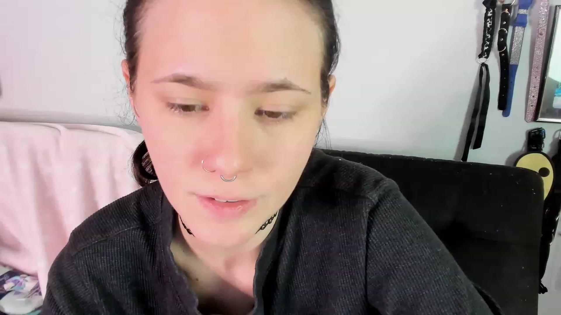 Gallery image thumbnail from Isabelle_Babe's myfreecams stream on, 12/12/2022, 05:13 image 10 of 20