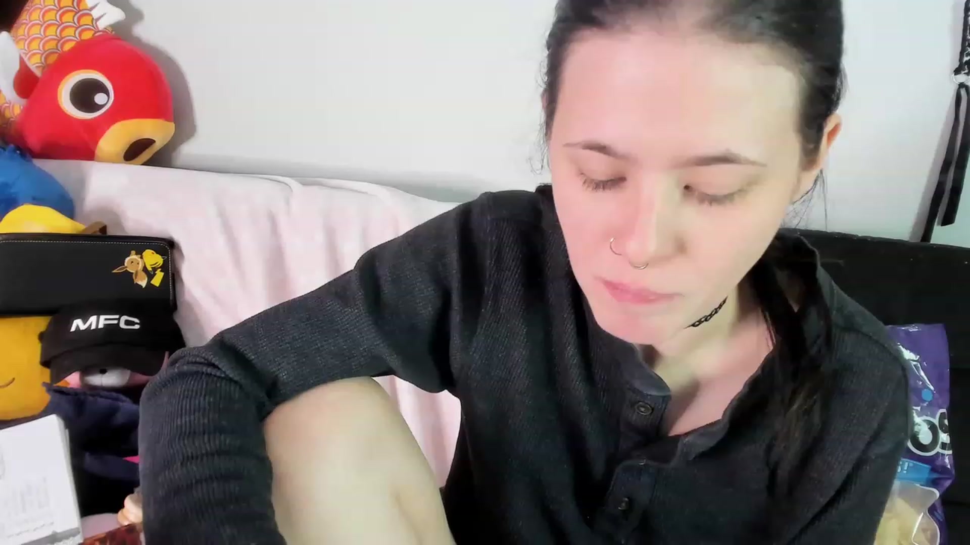 Gallery image thumbnail from Isabelle_Babe's myfreecams stream on, 12/12/2022, 05:13 image 20 of 20
