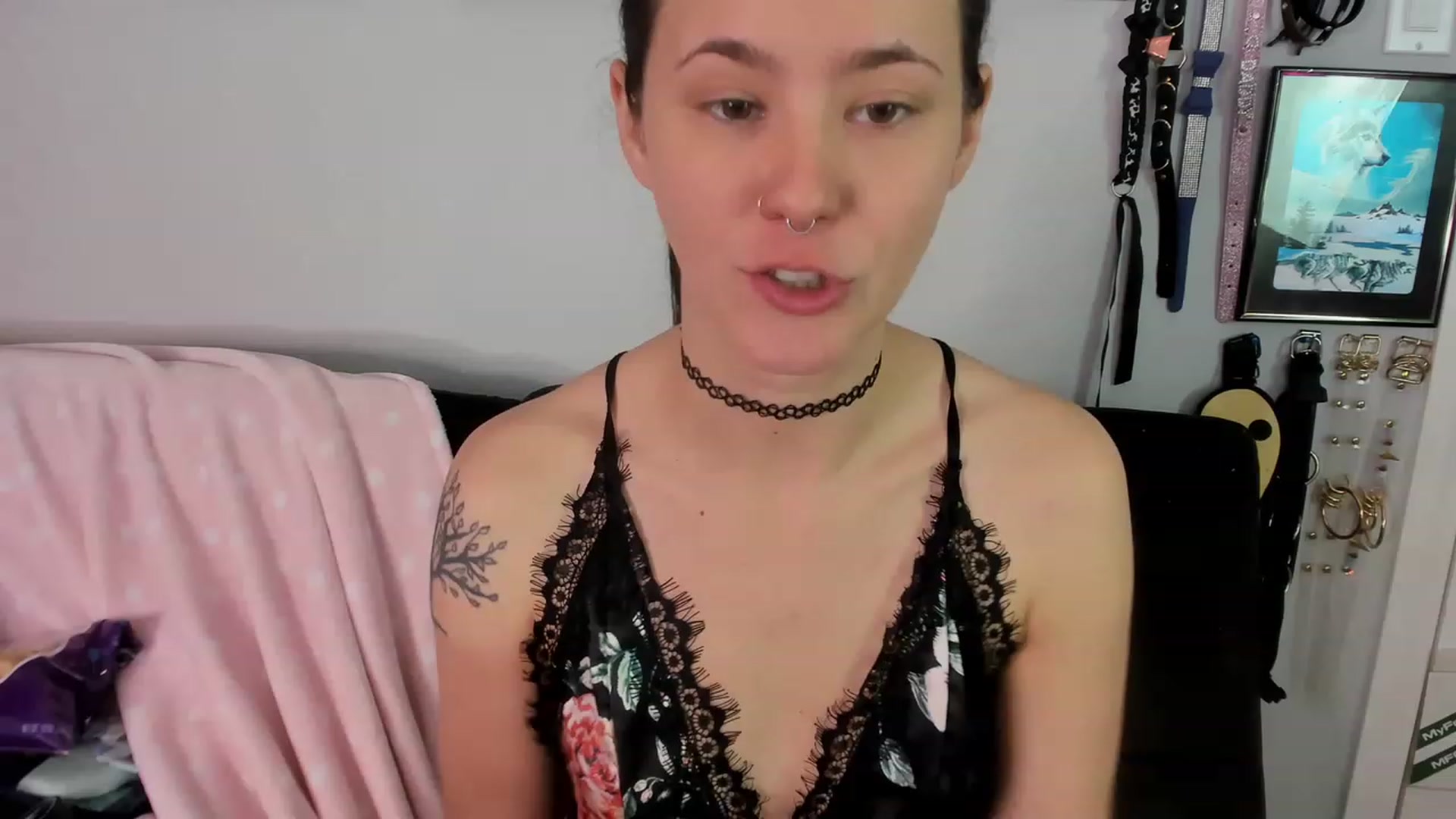 Gallery image thumbnail from Isabelle_Babe's myfreecams stream on, 12/12/2022, 20:32 image 15 of 20