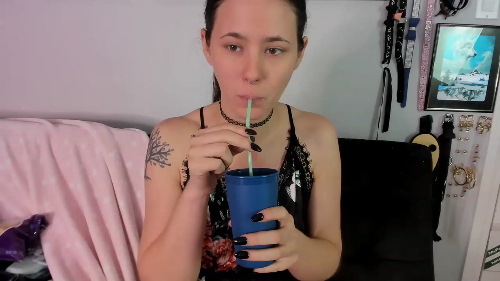 Gallery image thumbnail from Isabelle_Babe's myfreecams stream on, 12/12/2022, 20:32 image 16 of 20