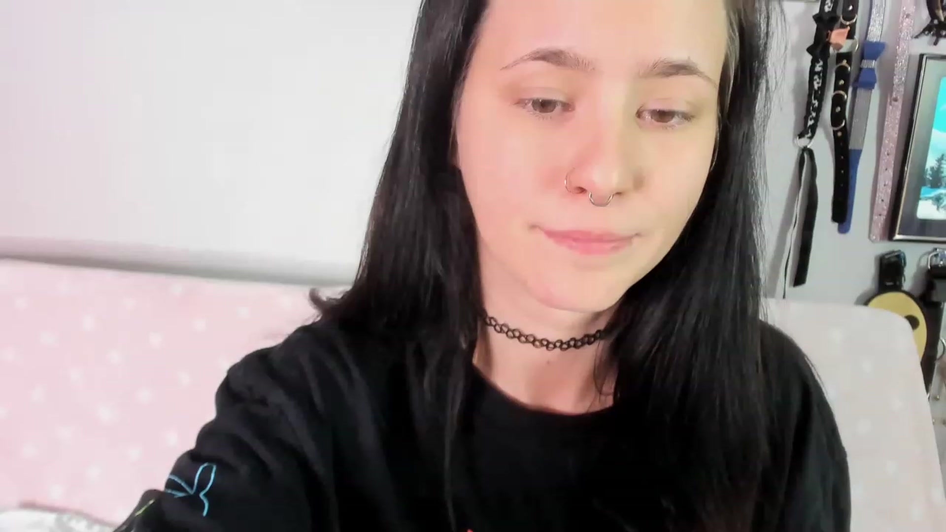 Gallery image thumbnail from Isabelle_Babe's myfreecams stream on, 12/15/2022, 07:32 image 16 of 20
