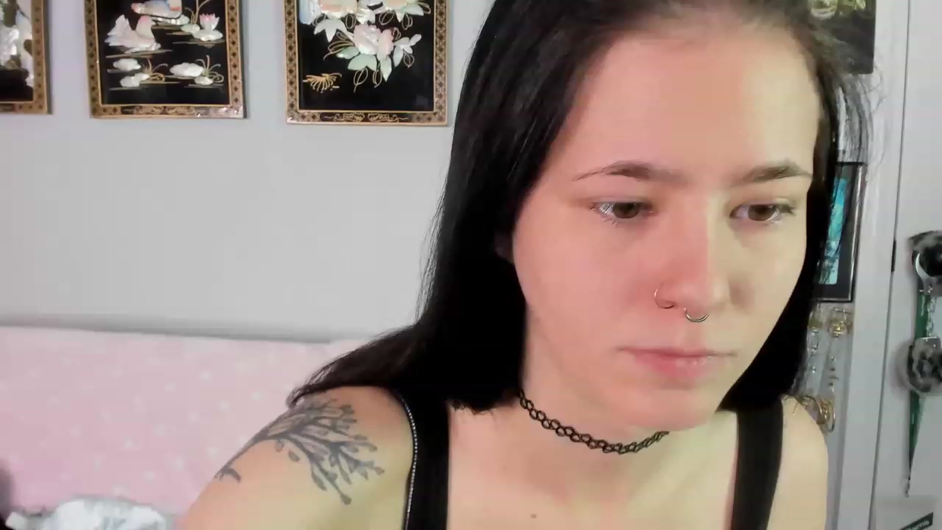 Gallery image thumbnail from Isabelle_Babe's myfreecams stream on, 12/15/2022, 19:46 image 15 of 20