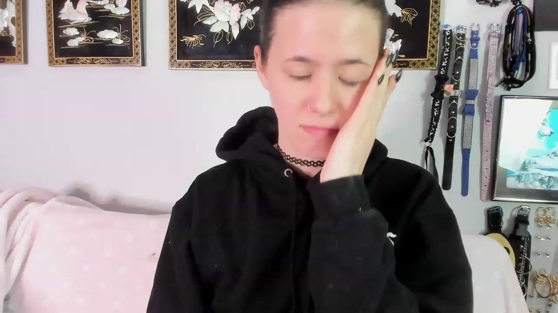 Gallery image thumbnail from Isabelle_Babe's myfreecams stream on, 12/20/2022, 08:03 image 5 of 20
