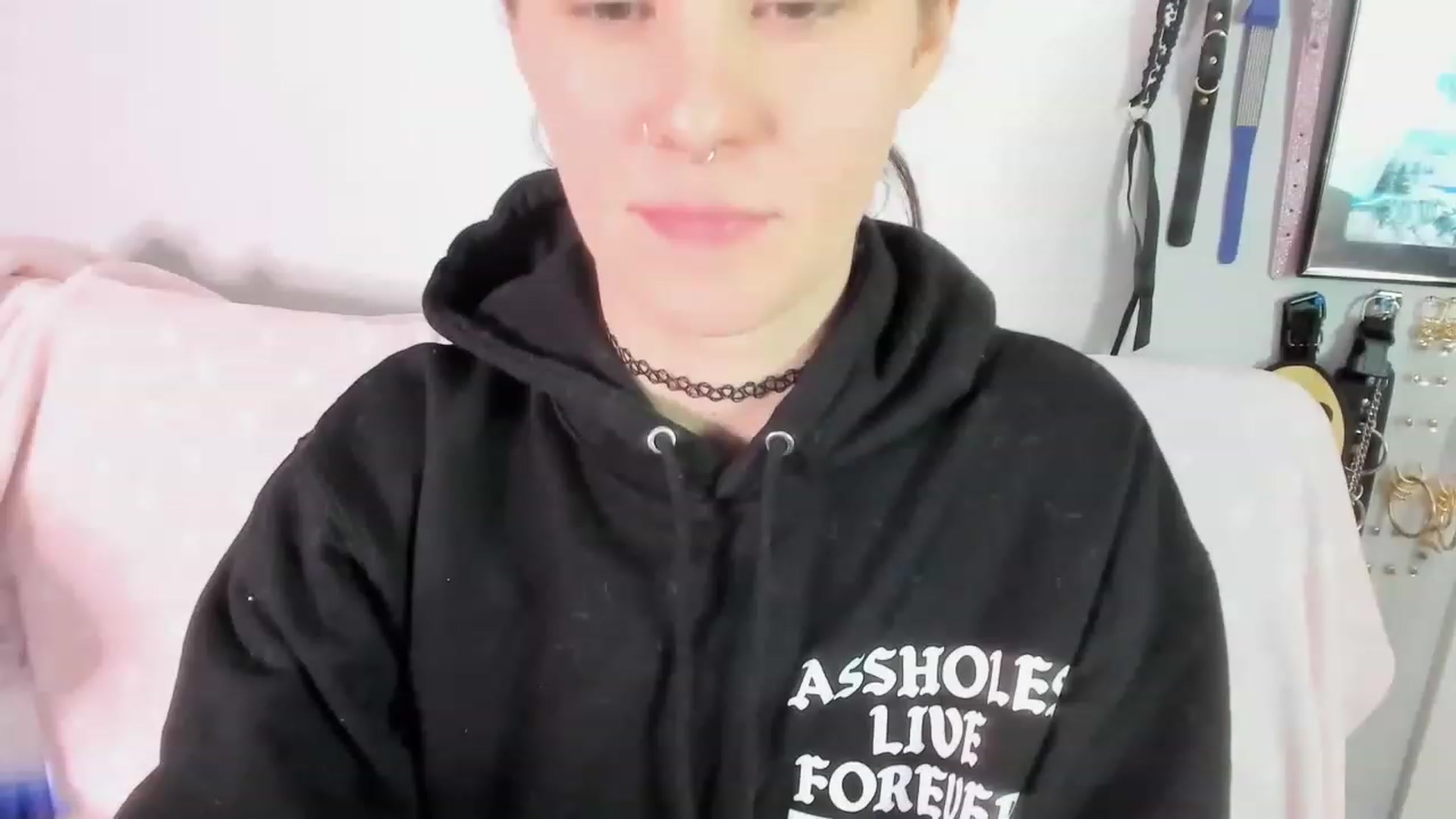 Gallery image thumbnail from Isabelle_Babe's myfreecams stream on, 12/20/2022, 08:03 image 13 of 20