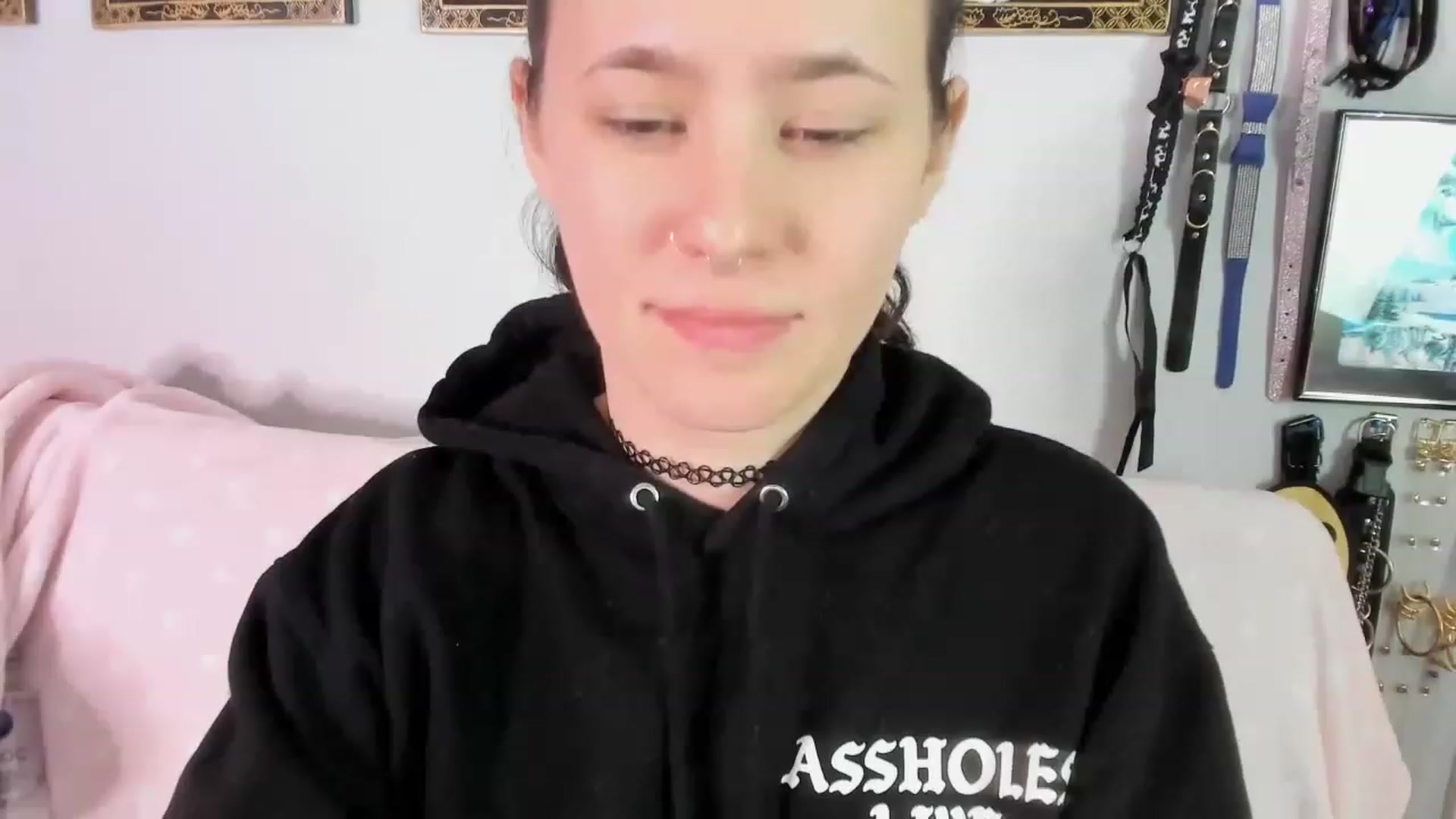 Gallery image thumbnail from Isabelle_Babe's myfreecams stream on, 12/20/2022, 08:03 image 7 of 20