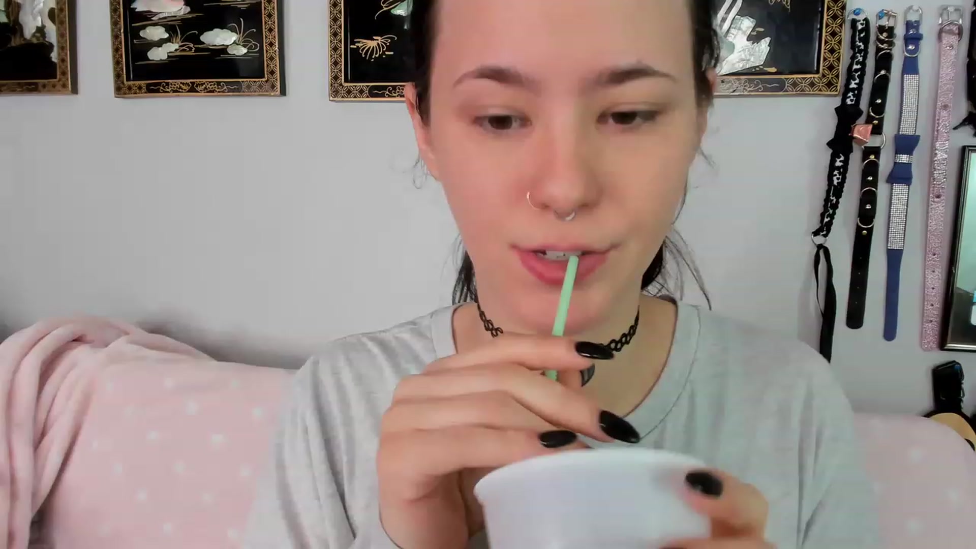 Gallery image thumbnail from Isabelle_Babe's myfreecams stream on, 12/20/2022, 21:23 image 10 of 20