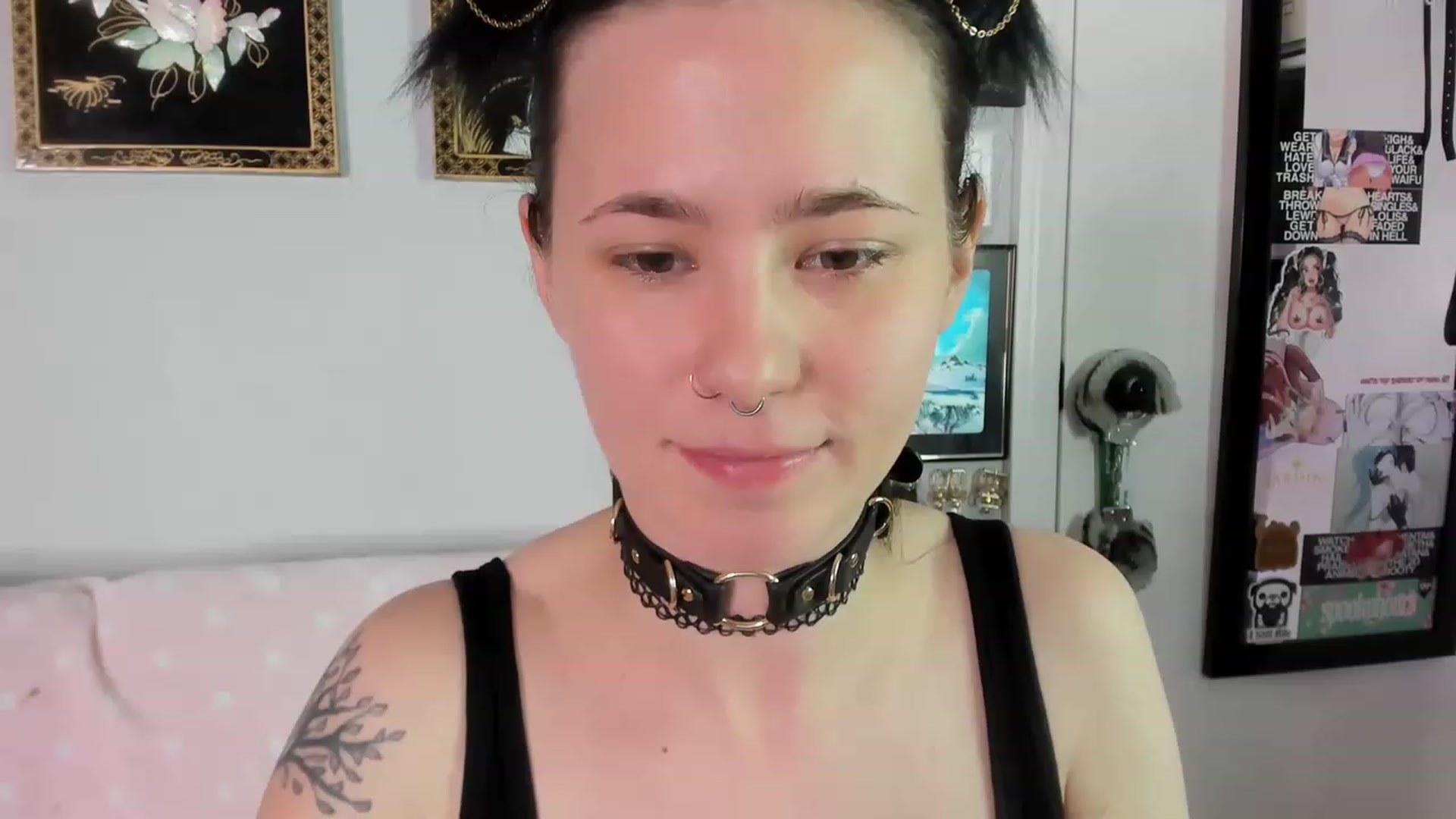 Gallery image thumbnail from Isabelle_Babe's myfreecams stream on, 12/21/2022, 03:50 image 14 of 20