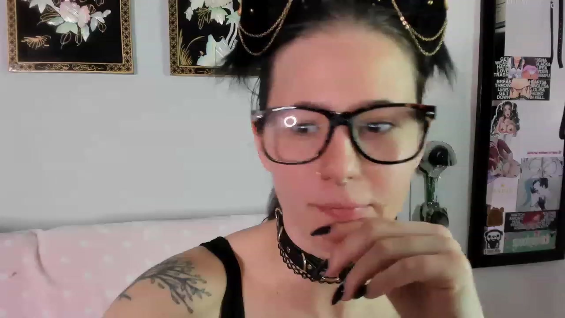 Gallery image thumbnail from Isabelle_Babe's myfreecams stream on, 12/21/2022, 03:50 image 13 of 20