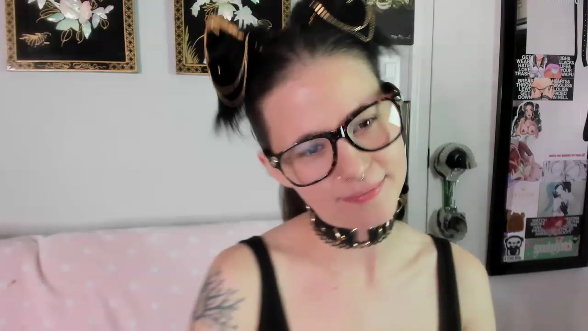 Gallery image thumbnail from Isabelle_Babe's myfreecams stream on, 12/21/2022, 03:50 image 15 of 20