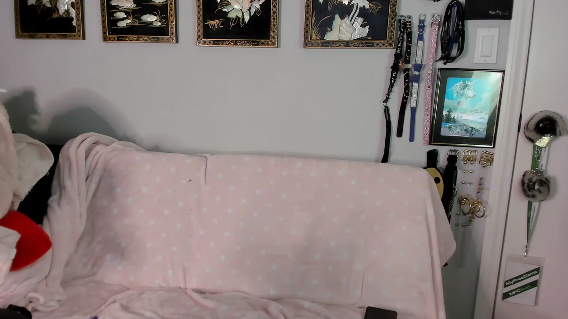 Gallery image thumbnail from Isabelle_Babe's myfreecams stream on, 12/21/2022, 20:21 image 4 of 20