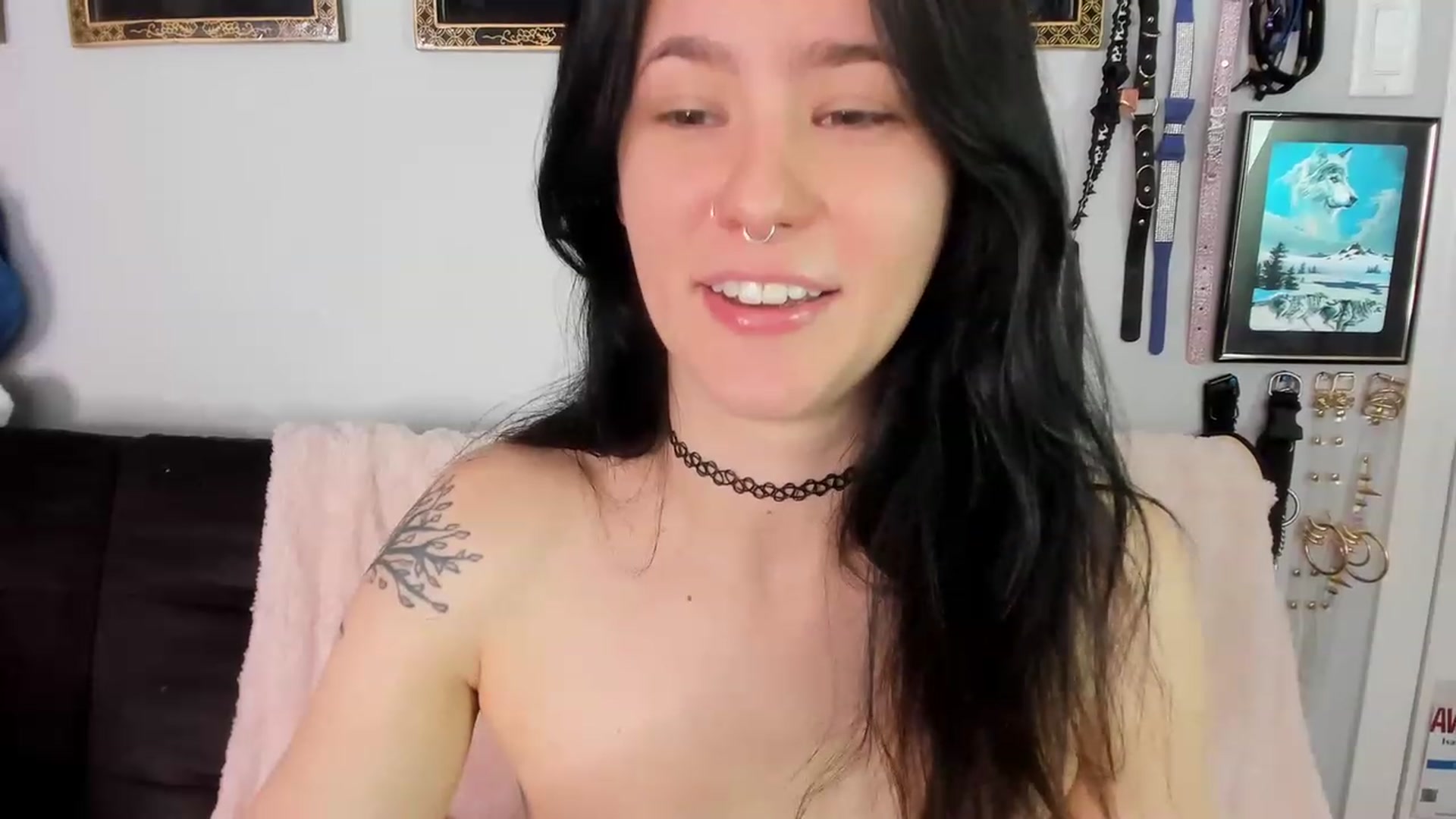 Gallery image thumbnail from Isabelle_Babe's myfreecams stream on, 12/22/2022, 20:58 image 16 of 20