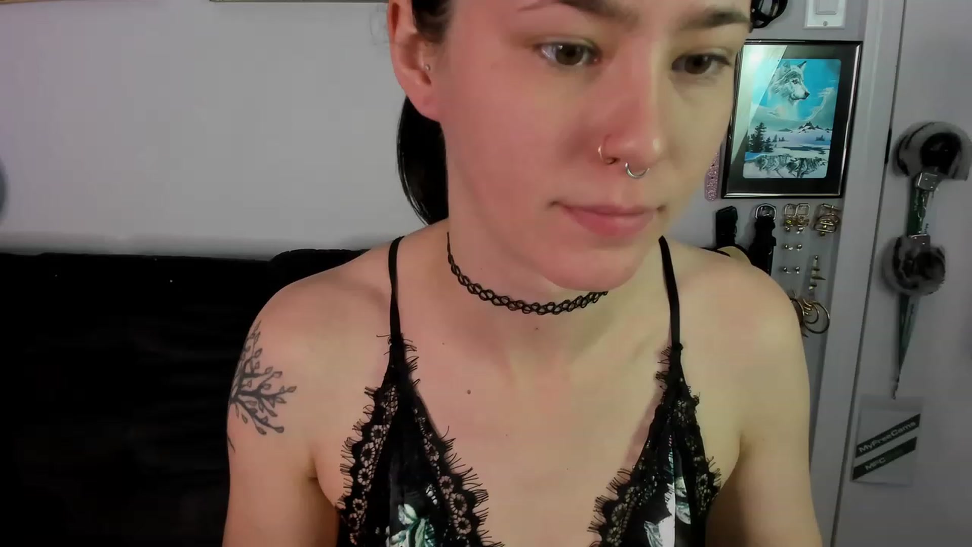 Gallery image thumbnail from Isabelle_Babe's myfreecams stream on, 12/24/2022, 19:55 image 12 of 20