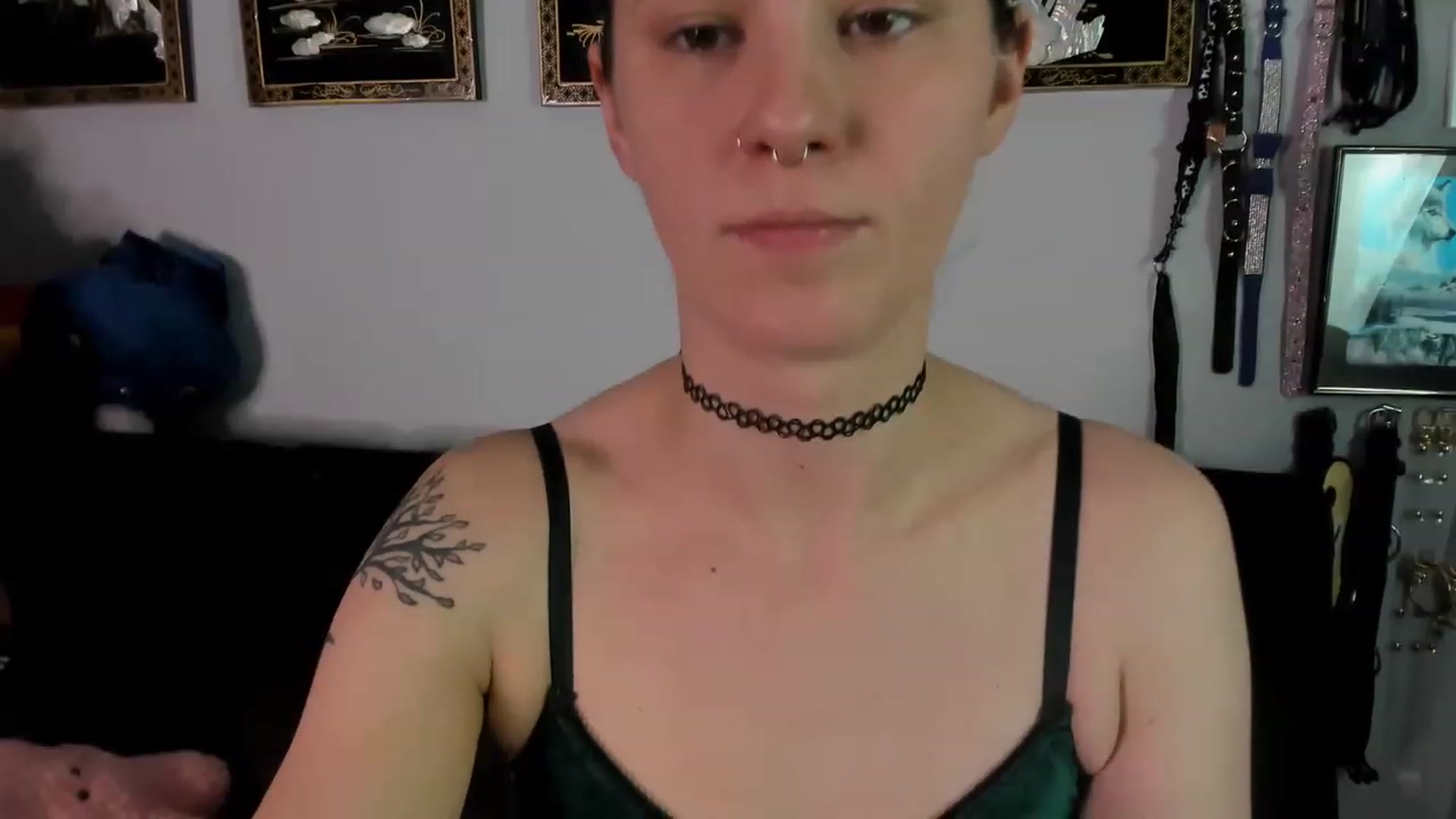 Gallery image thumbnail from Isabelle_Babe's myfreecams stream on, 12/25/2022, 05:45 image 9 of 20