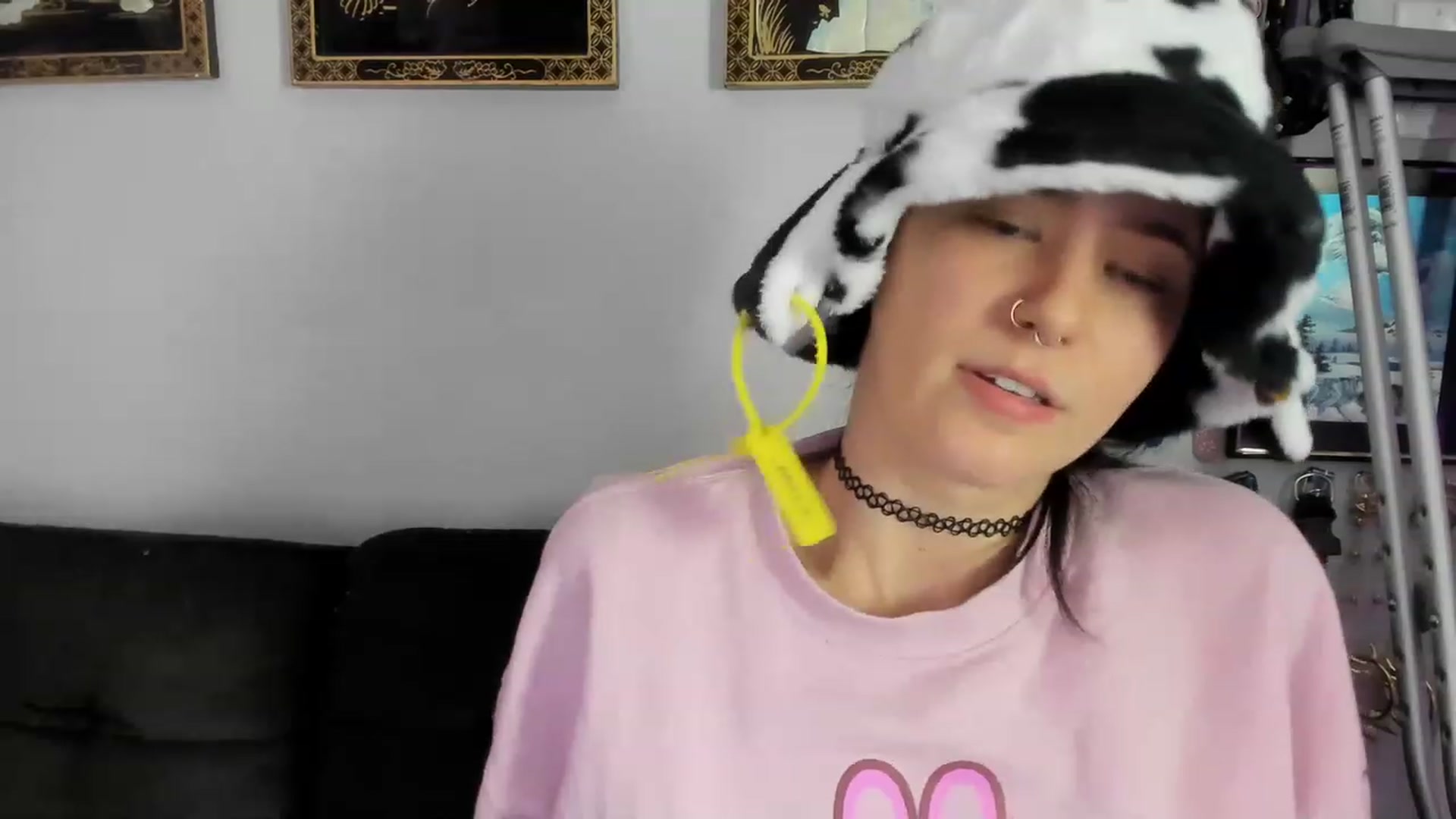 Gallery image thumbnail from Isabelle_Babe's myfreecams stream on, 12/28/2022, 03:05 image 4 of 20