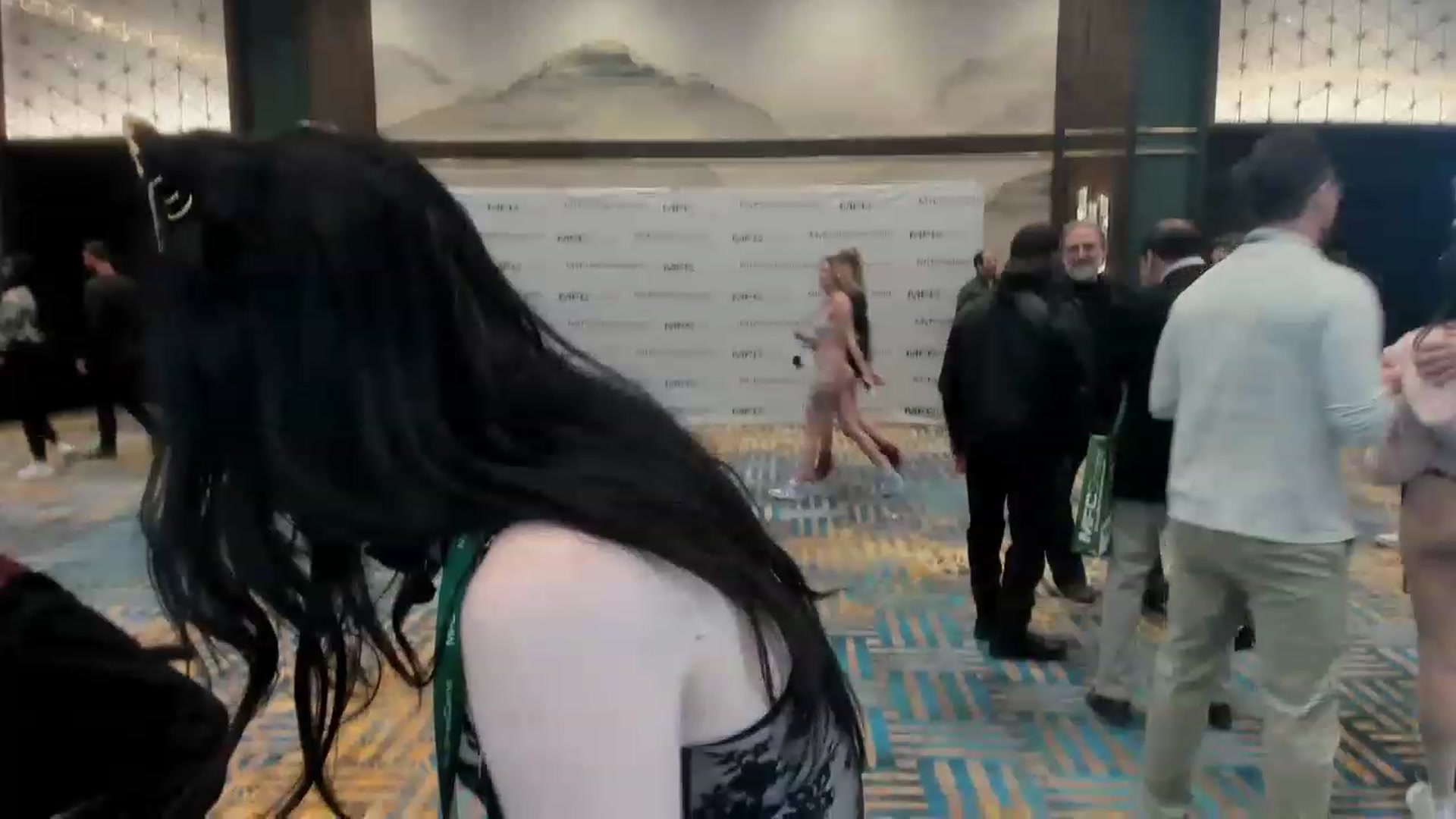 Gallery image thumbnail from Isabelle_Babe's myfreecams stream on, 01/05/2023, 24:56 image 10 of 20