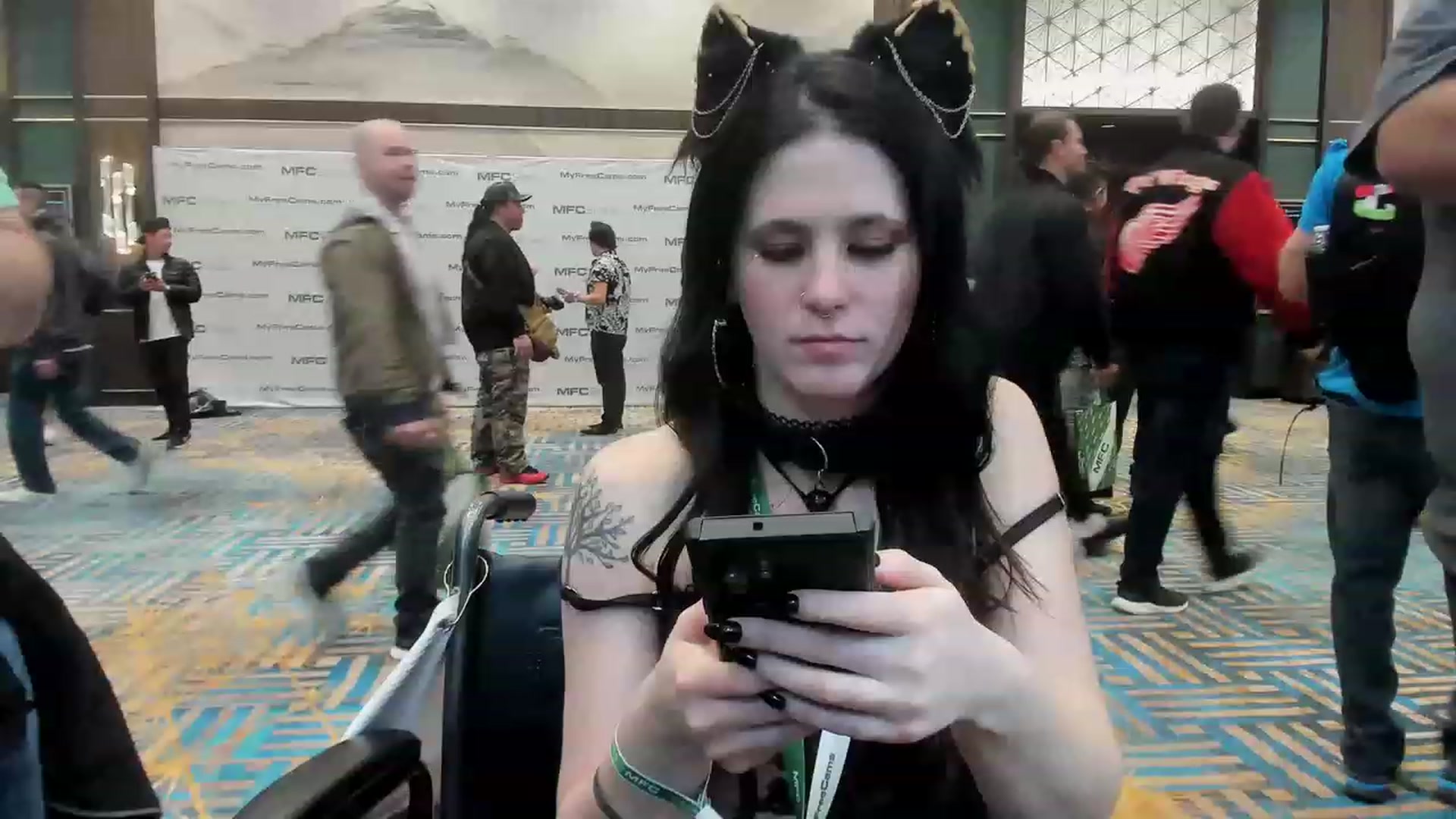 Gallery image thumbnail from Isabelle_Babe's myfreecams stream on, 01/05/2023, 02:28 image 10 of 20