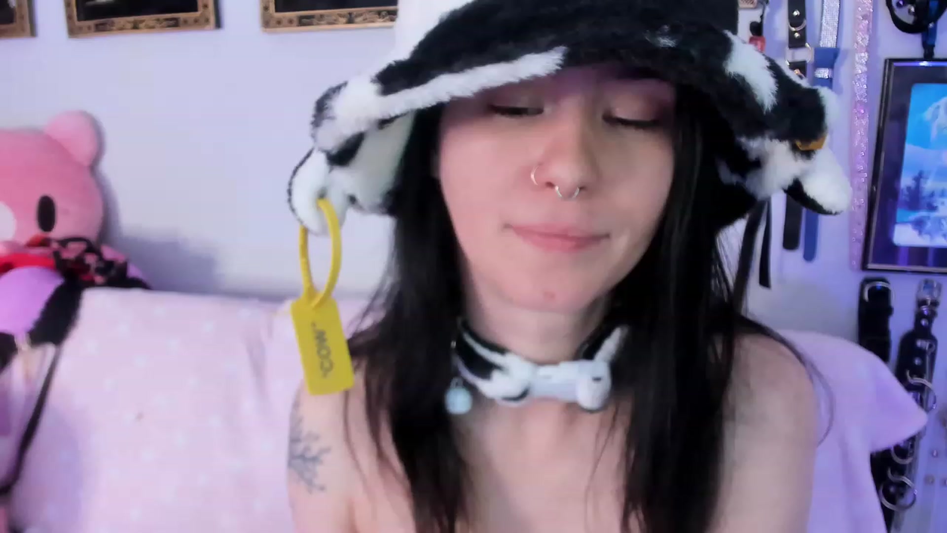 Gallery image thumbnail from Isabelle_Babe's myfreecams stream on, 02/05/2023, 20:36 image 16 of 20