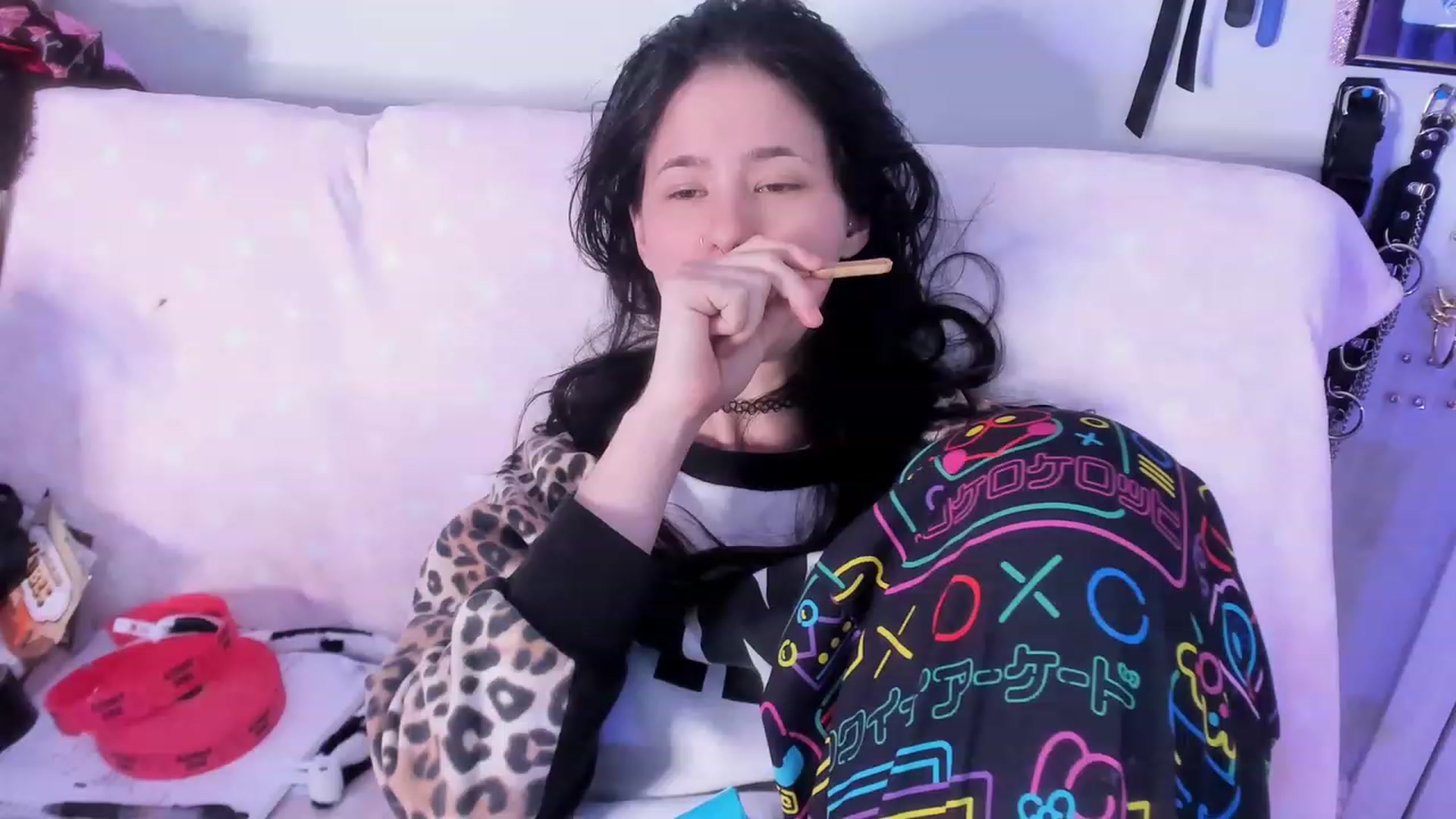 Gallery image thumbnail from Isabelle_Babe's myfreecams stream on, 02/06/2023, 06:37 image 4 of 20