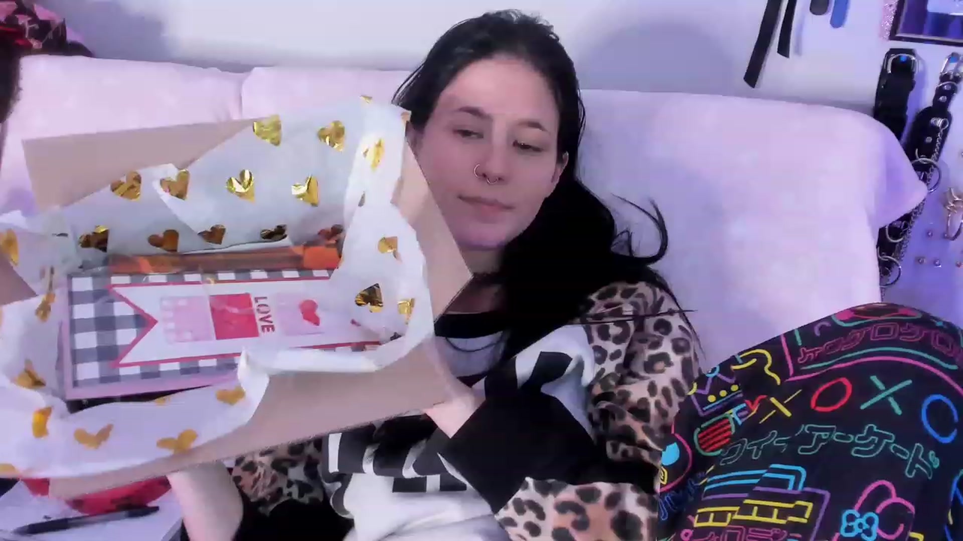 Gallery image thumbnail from Isabelle_Babe's myfreecams stream on, 02/06/2023, 06:37 image 10 of 20