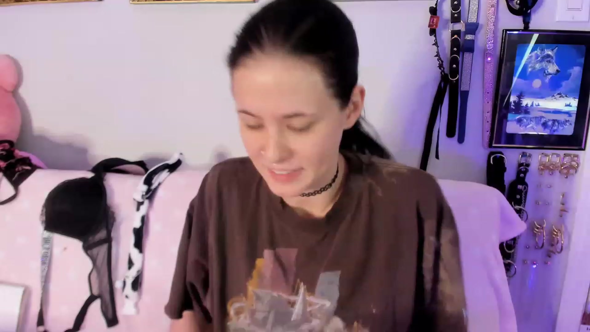Gallery image thumbnail from Isabelle_Babe's myfreecams stream on, 02/08/2023, 06:01 image 7 of 20