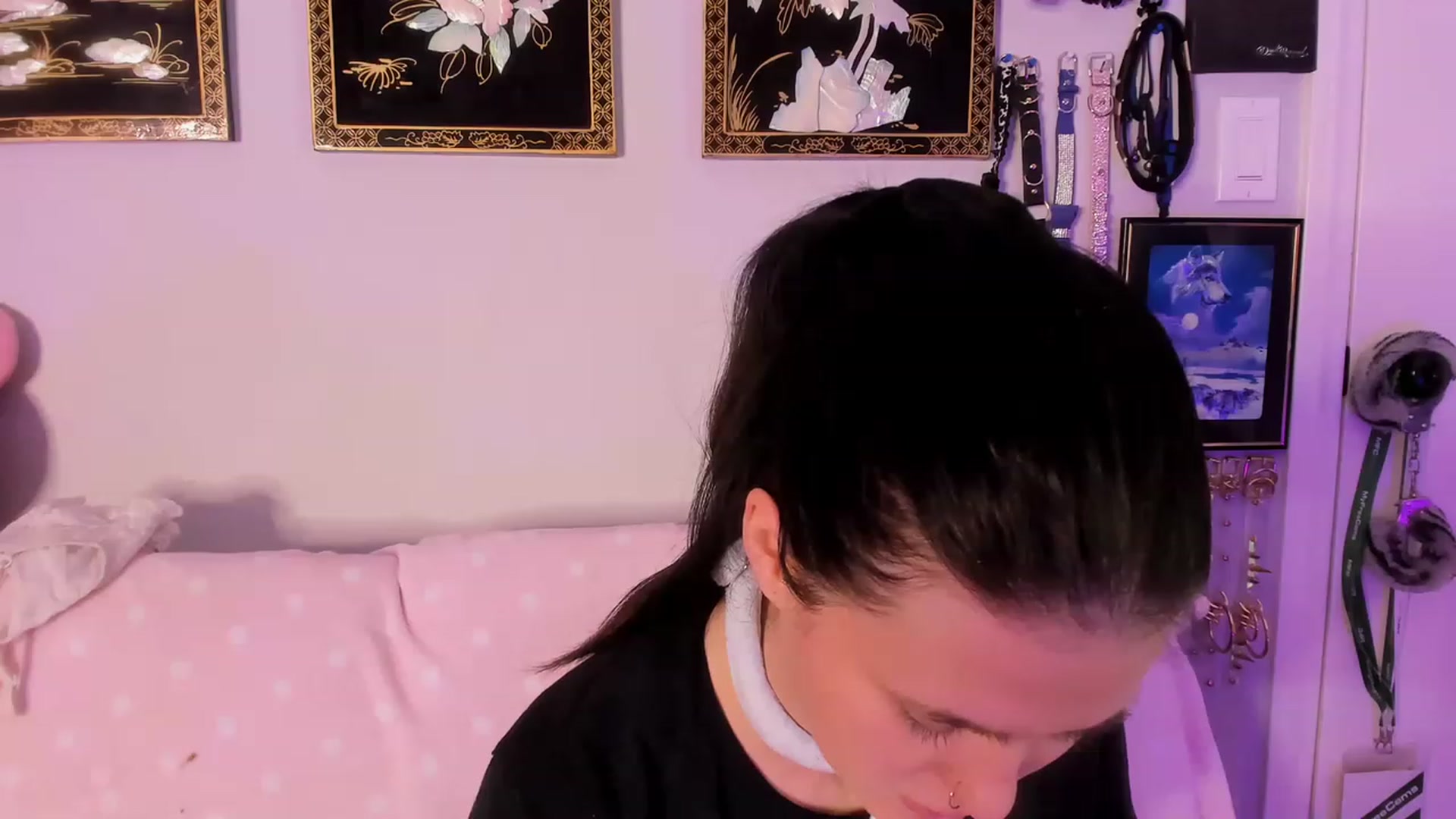 Gallery image thumbnail from Isabelle_Babe's myfreecams stream on, 02/14/2023, 05:50 image 9 of 20