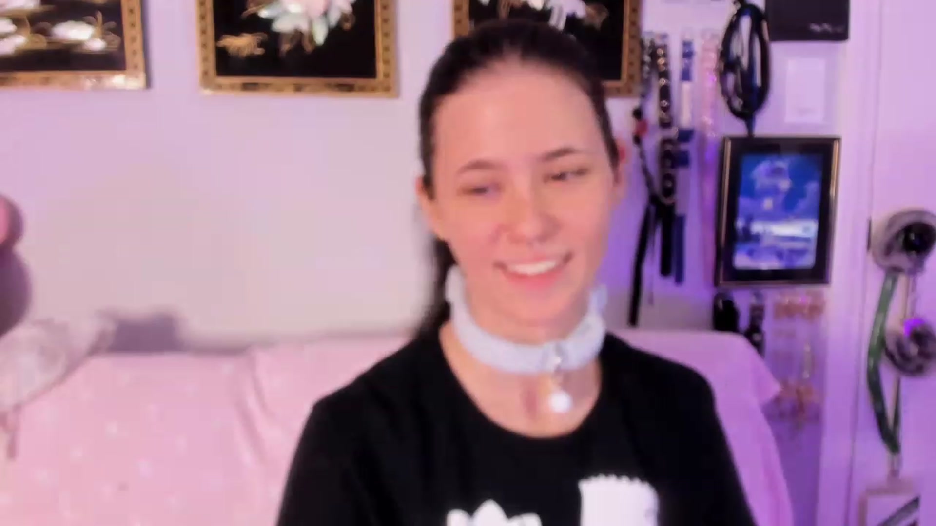 Gallery image thumbnail from Isabelle_Babe's myfreecams stream on, 02/14/2023, 05:50 image 11 of 20