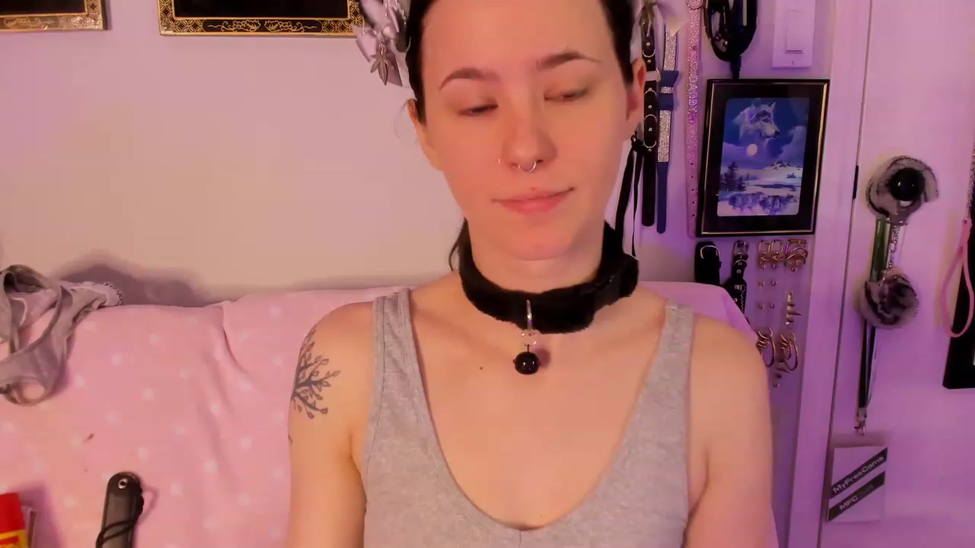 Gallery image thumbnail from Isabelle_Babe's myfreecams stream on, 02/14/2023, 20:02 image 8 of 20
