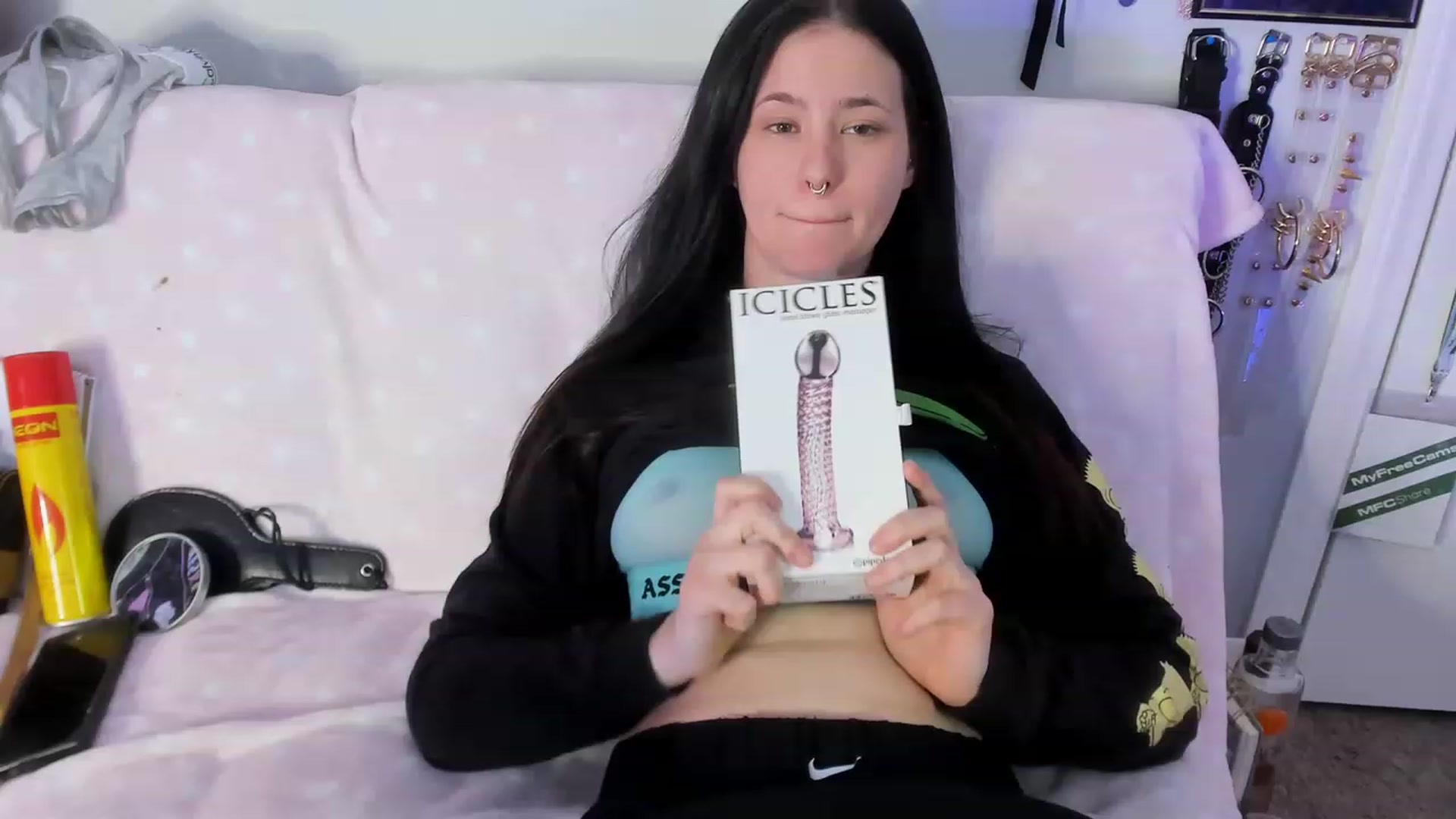 Gallery image thumbnail from Isabelle_Babe's myfreecams stream on, 02/16/2023, 02:04 image 8 of 20