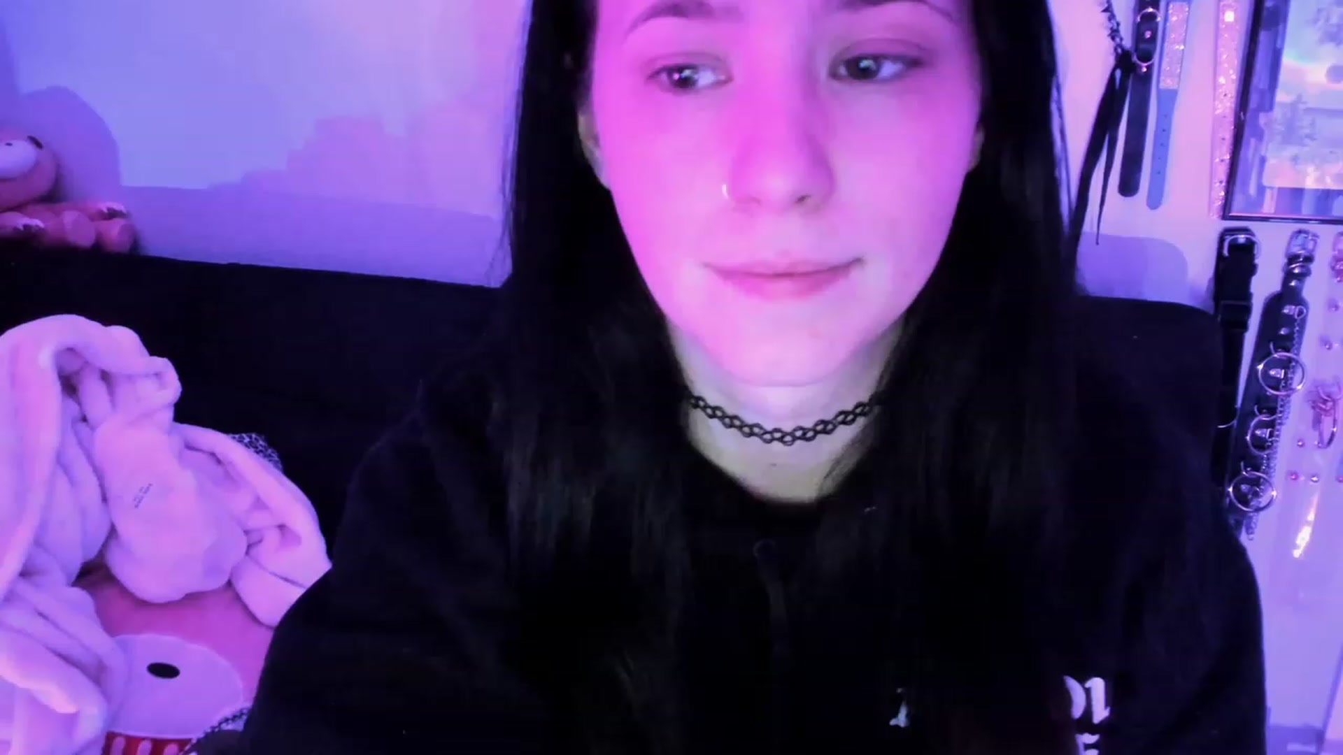 Gallery image thumbnail from Isabelle_Babe's myfreecams stream on, 02/19/2023, 10:32 image 15 of 20