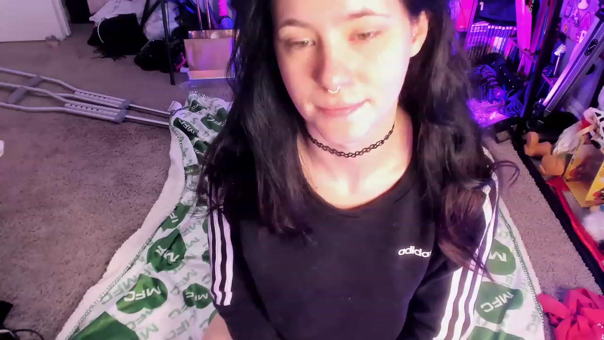 Gallery image thumbnail from Isabelle_Babe's myfreecams stream on, 02/20/2023, 20:01 image 13 of 20