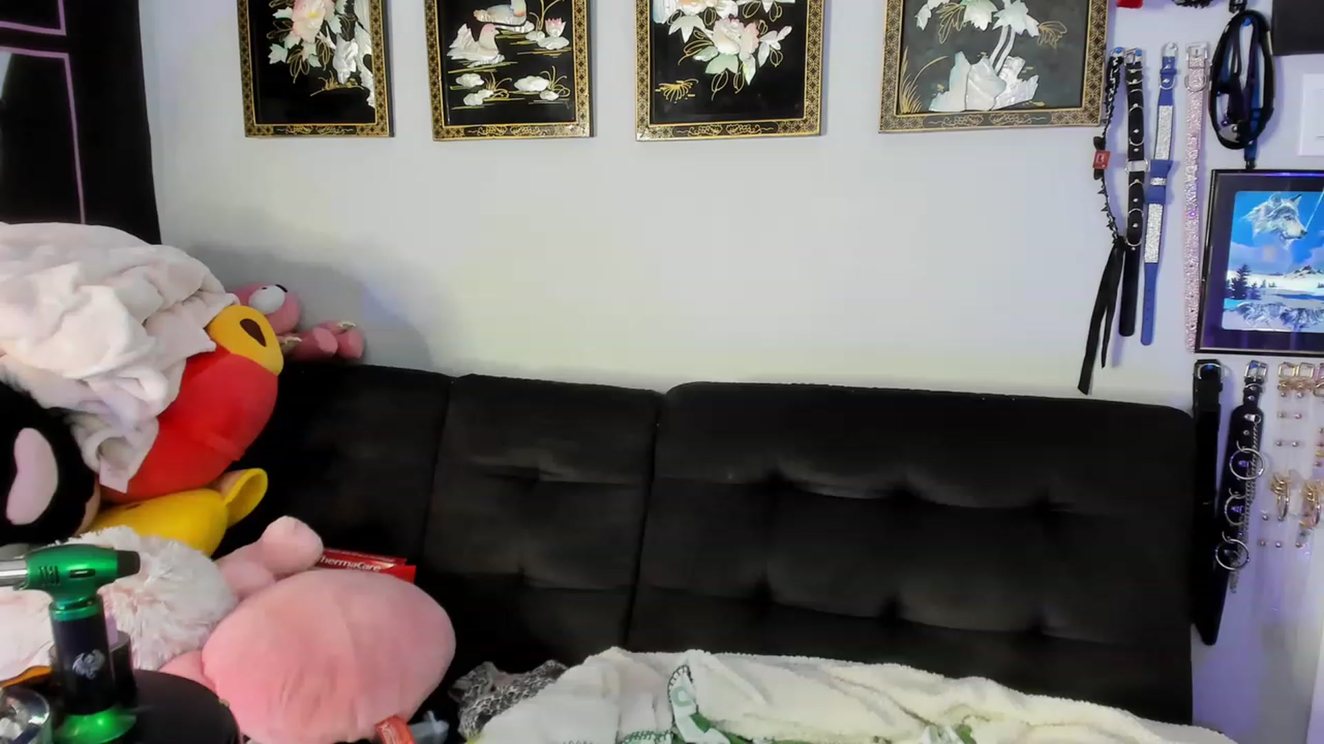 Gallery image thumbnail from Isabelle_Babe's myfreecams stream on, 02/20/2023, 20:01 image 4 of 20